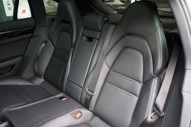 PORSCHE Panamera 4S E-Hybrid Sport Turismo-image-14