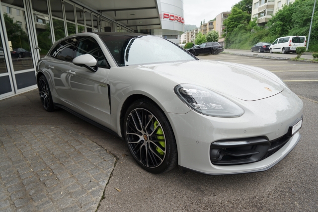 PORSCHE Panamera 4S E-Hybrid Sport Turismo-image-3