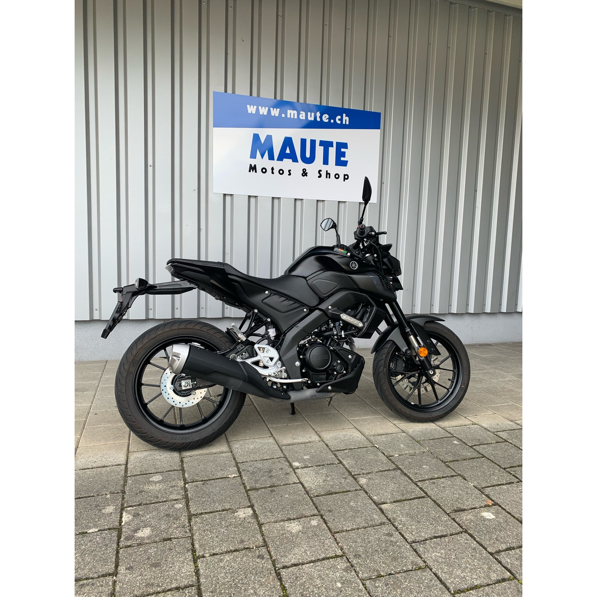 YAMAHA MT-125 ABS-showroom-element-3