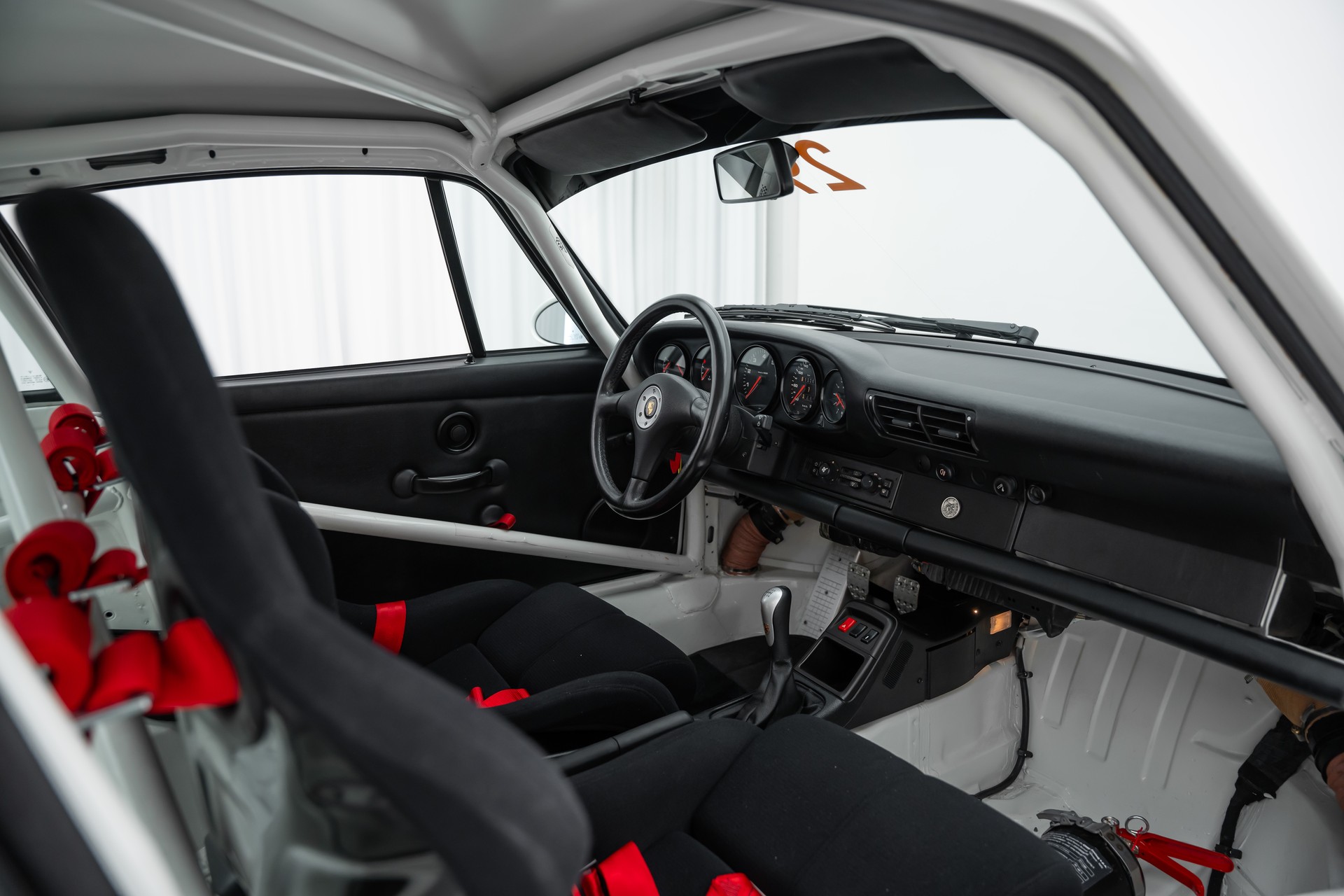 PORSCHE 911 Carrera RS Clubsport-image-13