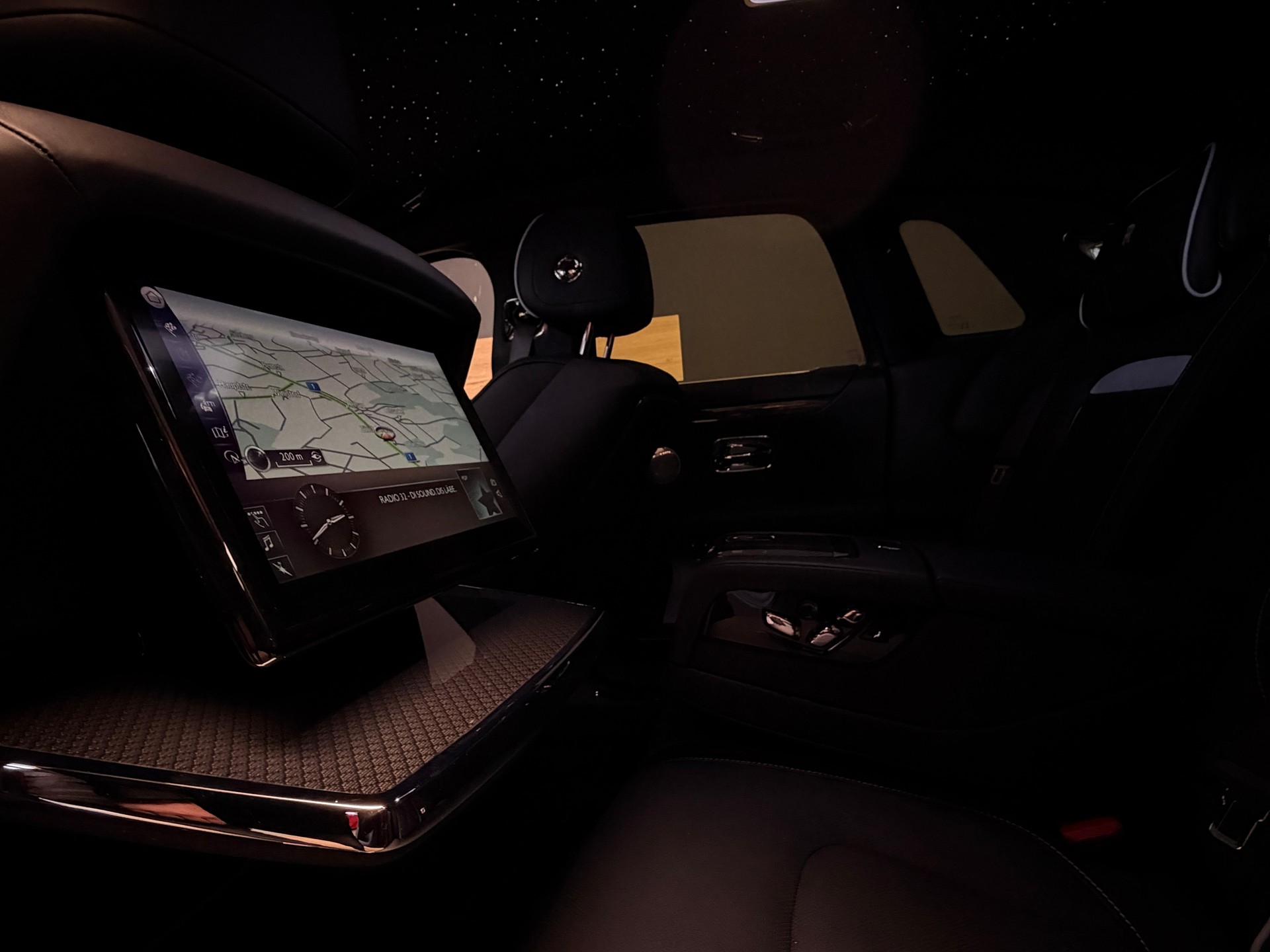 ROLLS-ROYCE Ghost II 6.75 V12 Black Badge – Bespoke „Forbidden Rose“-image-13