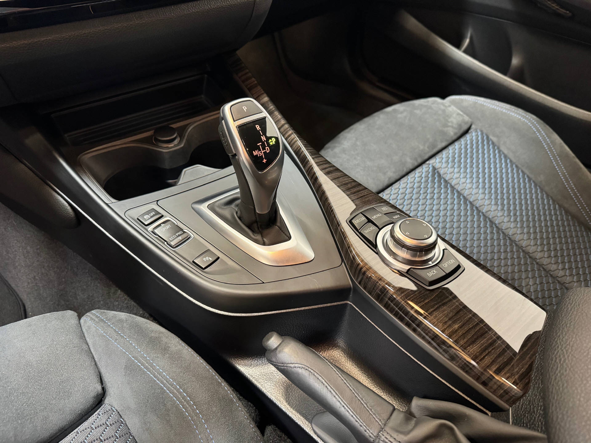 BMW M140i xDrive-image-7