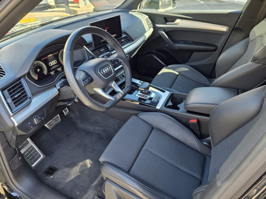 AUDI Q5 40 TDI S-Line quattro-image-10
