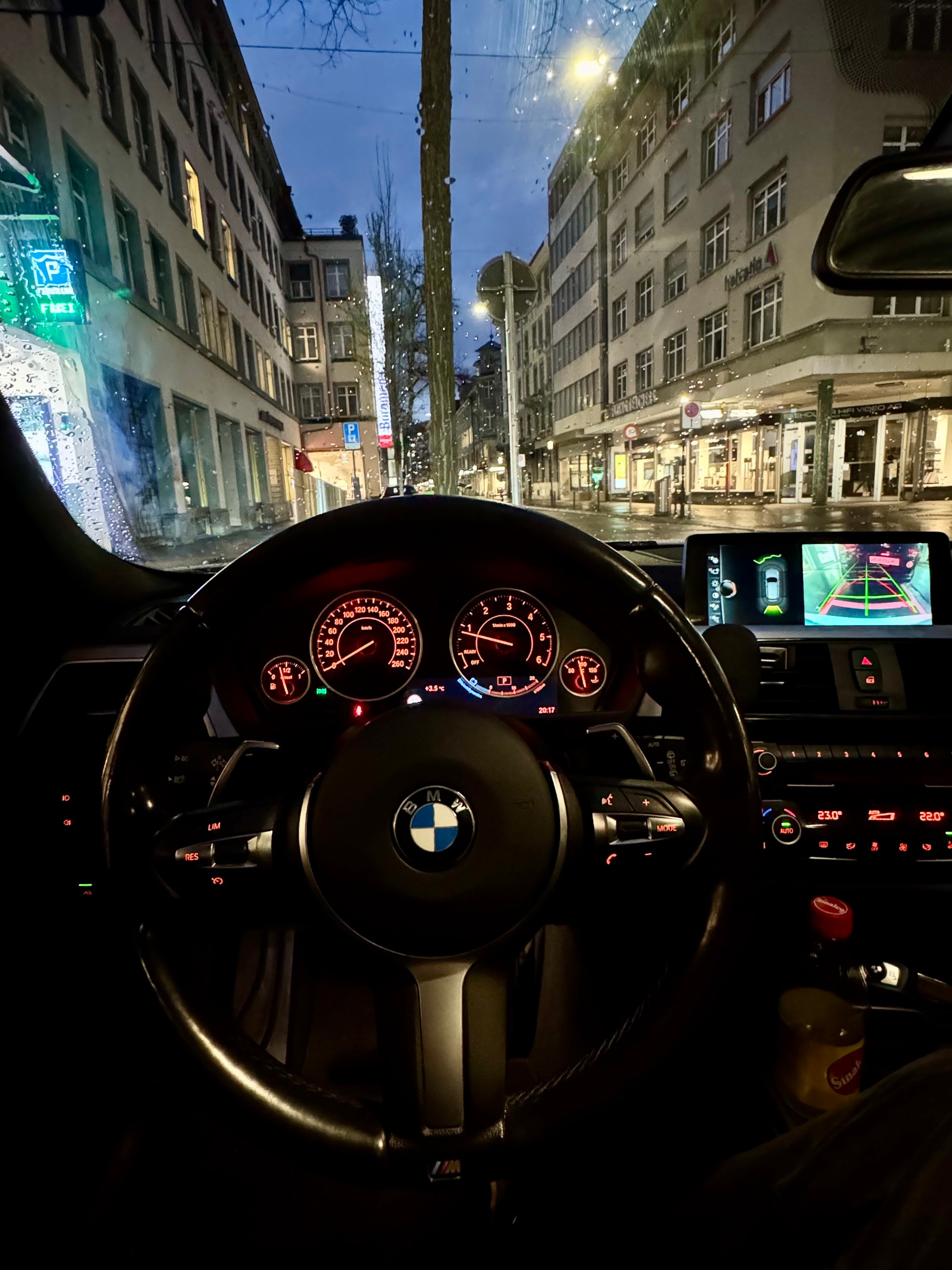 BMW 320d xDrive Touring M Sport Line Steptronic-image-2