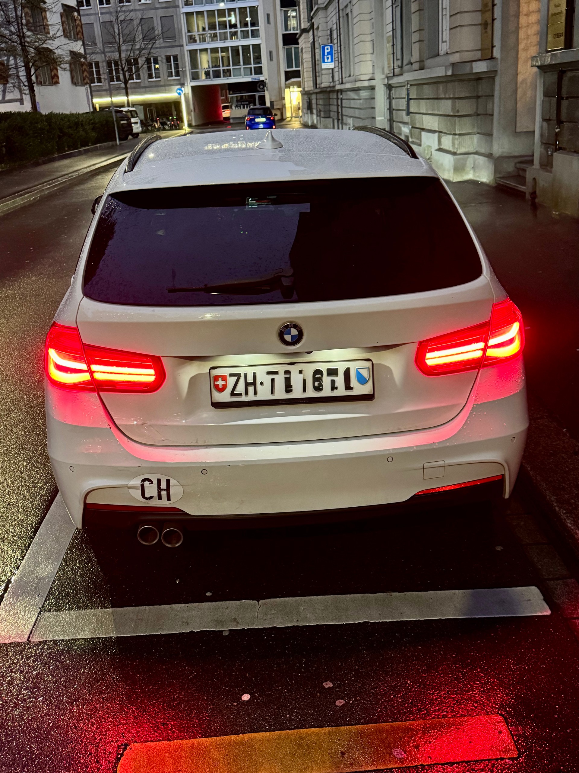 BMW 320d xDrive Touring M Sport Line Steptronic-image-3