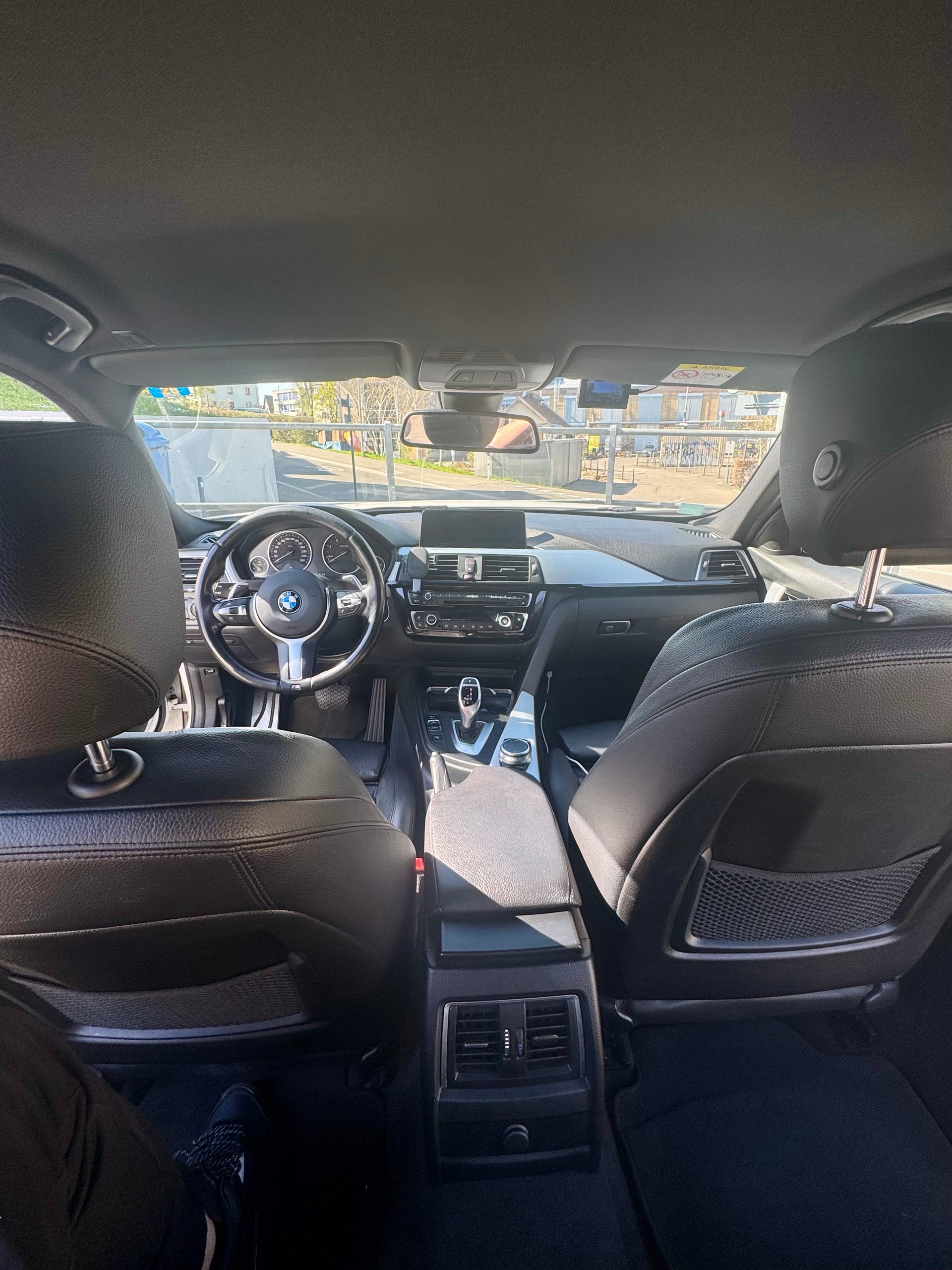 BMW 320d xDrive Touring M Sport Line Steptronic-image-5
