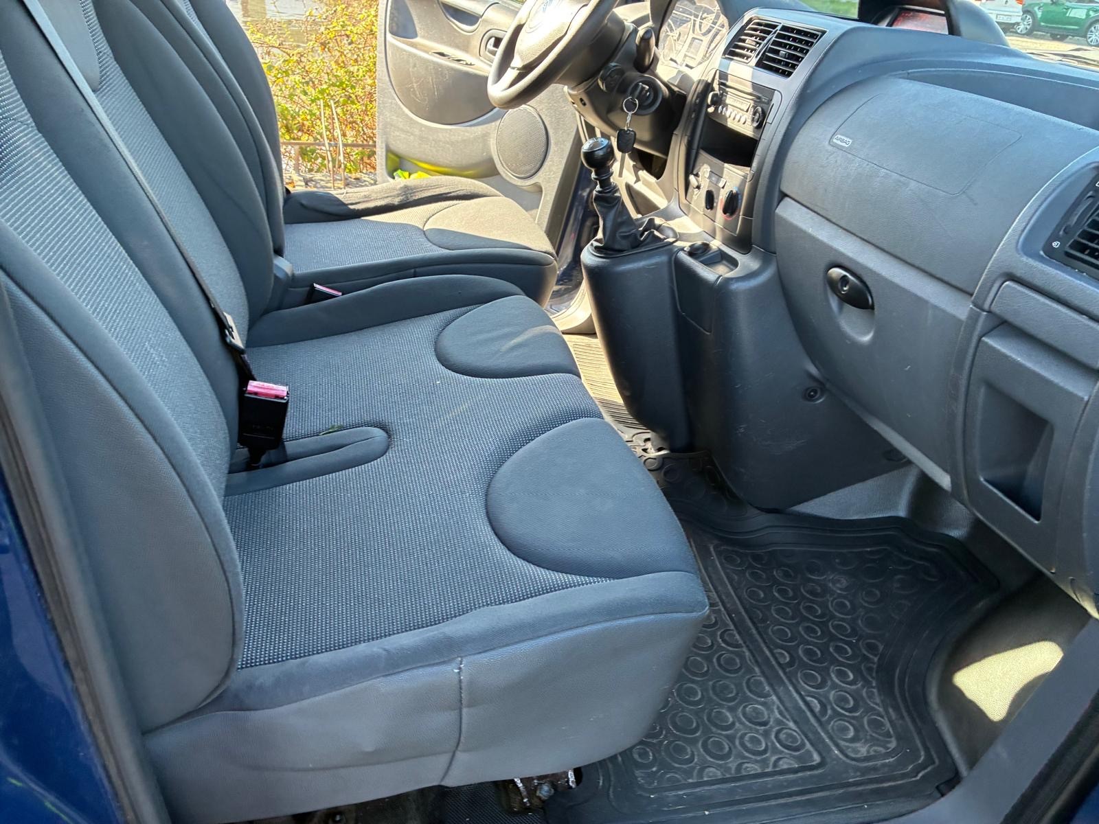 CITROEN Jumpy 2.0 HDi L2H1 Attraction-image-10