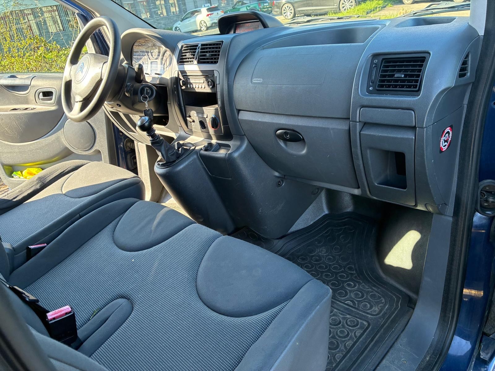 CITROEN Jumpy 2.0 HDi L2H1 Attraction-image-9