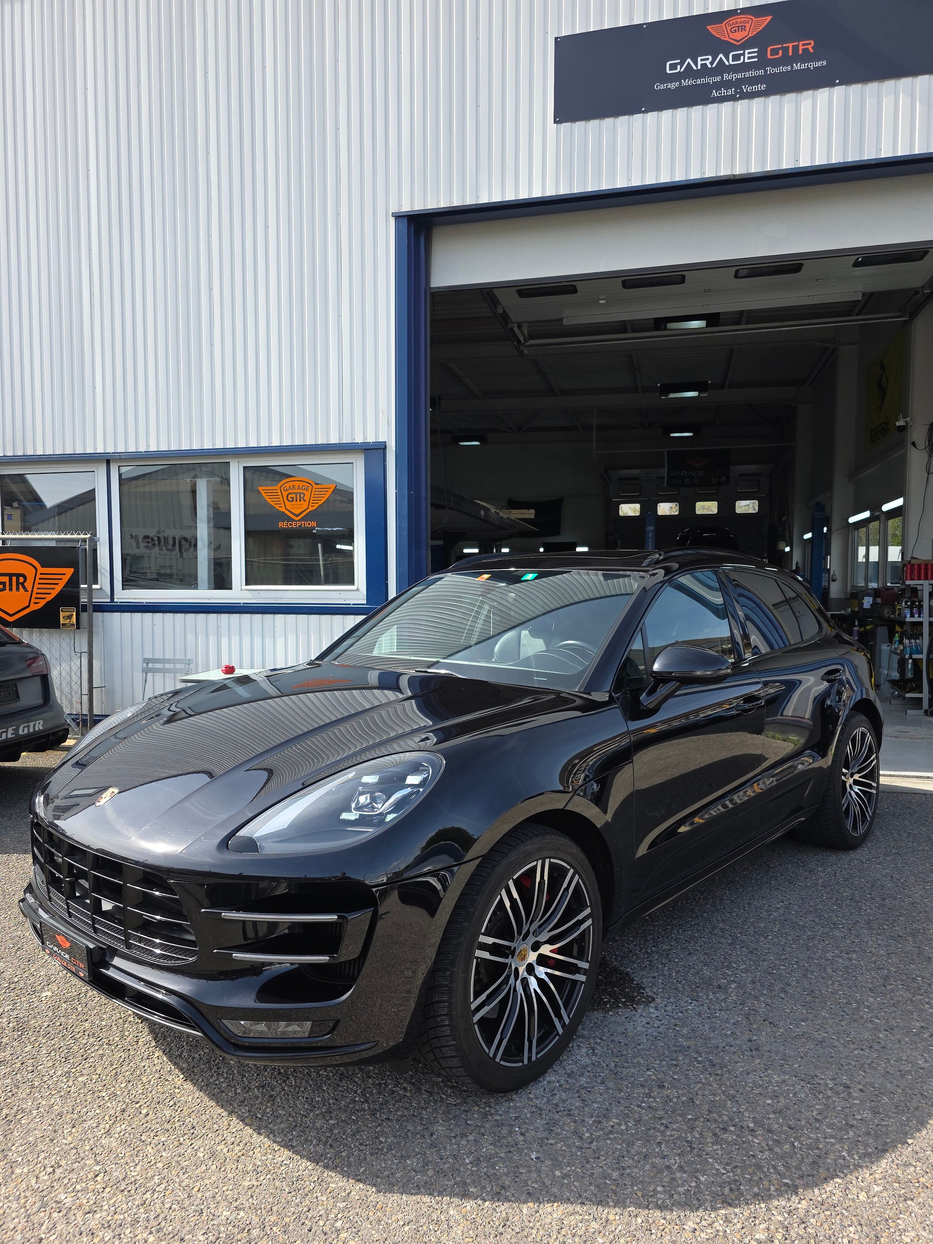 PORSCHE Macan Turbo Exclusive Performance Edition PDK-image-4