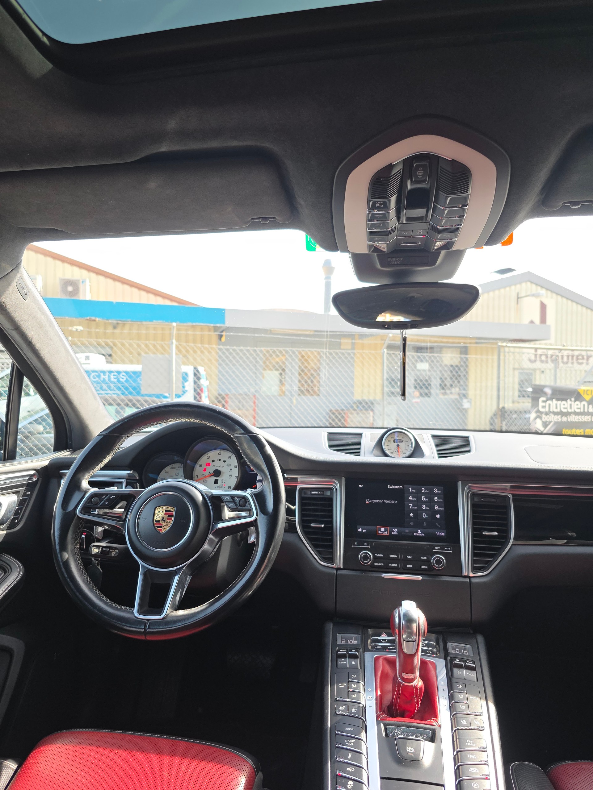 PORSCHE Macan Turbo Exclusive Performance Edition PDK-image-9