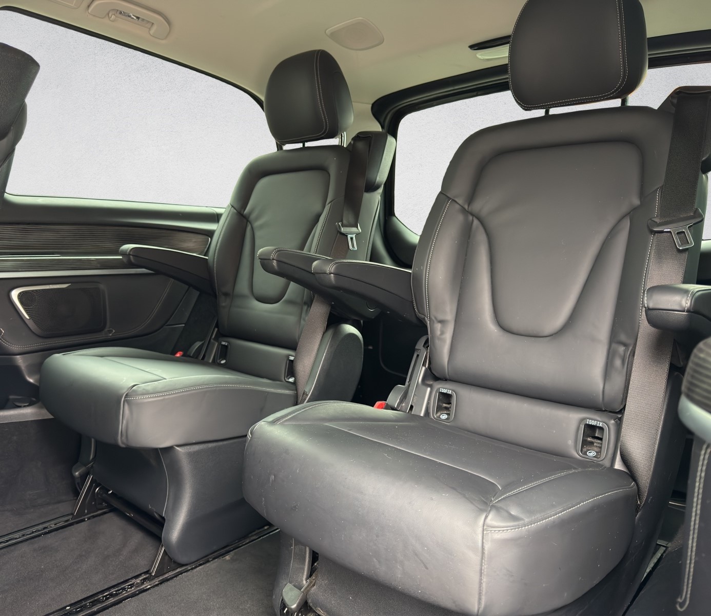 MERCEDES-BENZ V 300 d lang Swiss Edition 4Matic 9G-Tronic-image-16