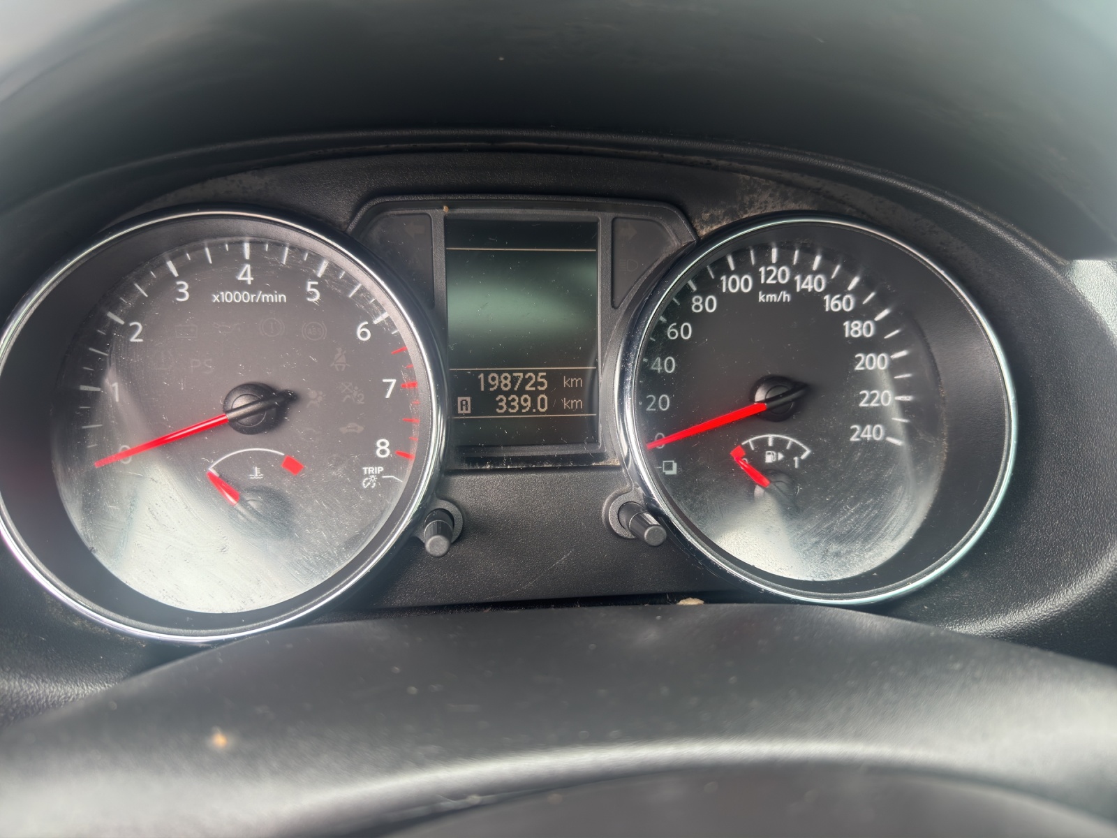 NISSAN Qashqai 2.0 4WD-image-8