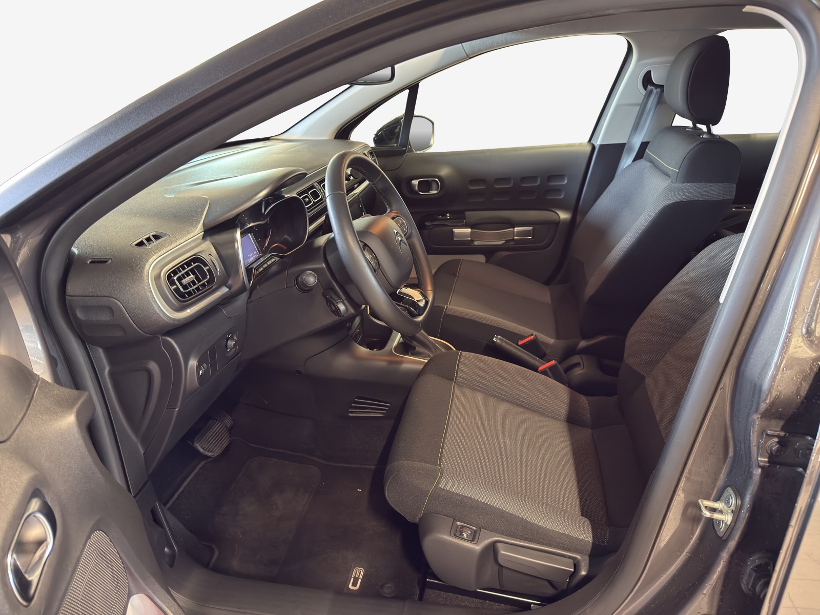 CITROEN C3 1.2i PureTech Shine EAT6-image-7