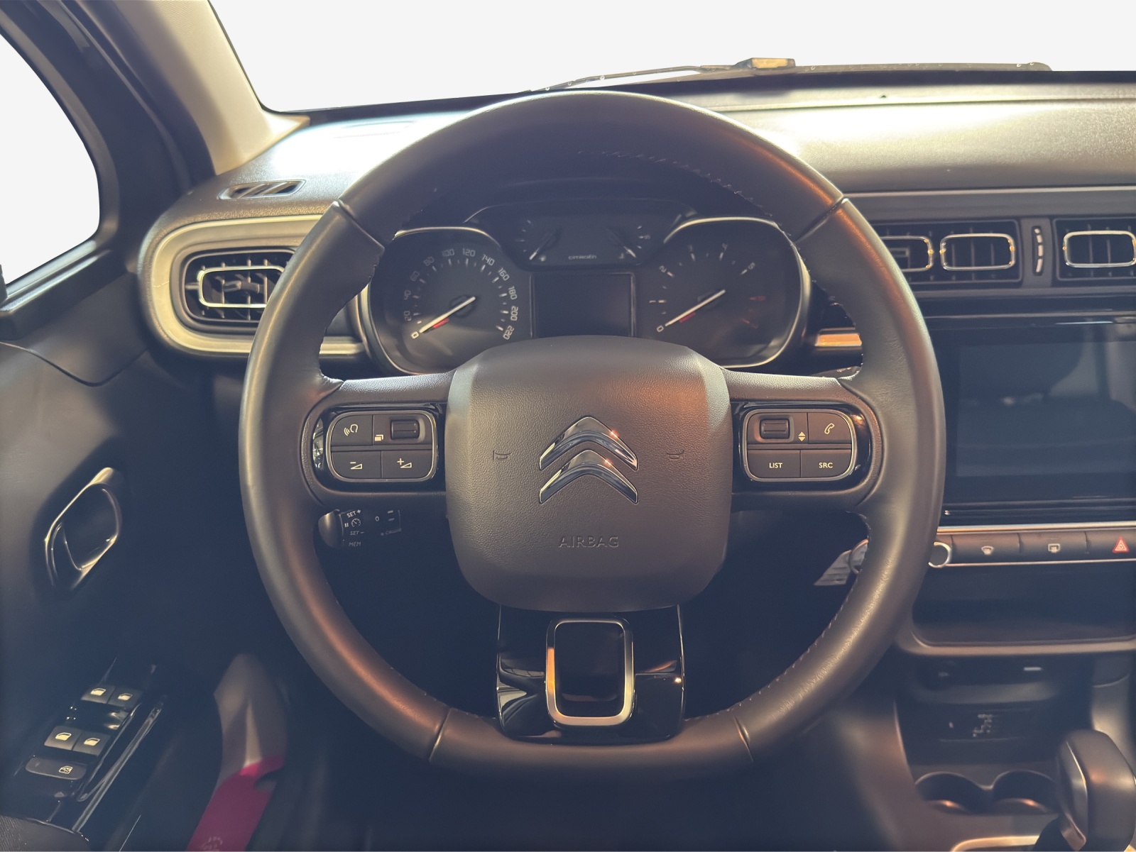 CITROEN C3 1.2i PureTech Shine EAT6-image-9
