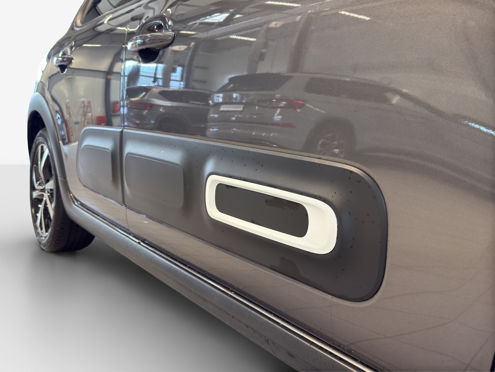 CITROEN C3 1.2i PureTech Shine EAT6-image-14