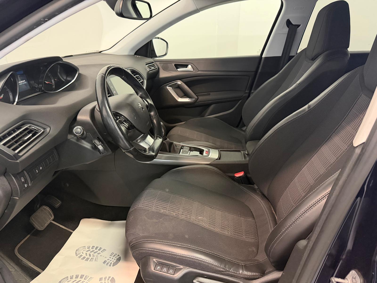 PEUGEOT 308 SW 1.2 THP Allure Automatic-image-14