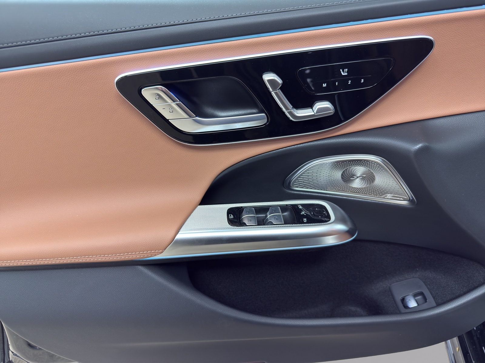 MERCEDES-BENZ E 220 d 4MATIC Station Wagon-image-12