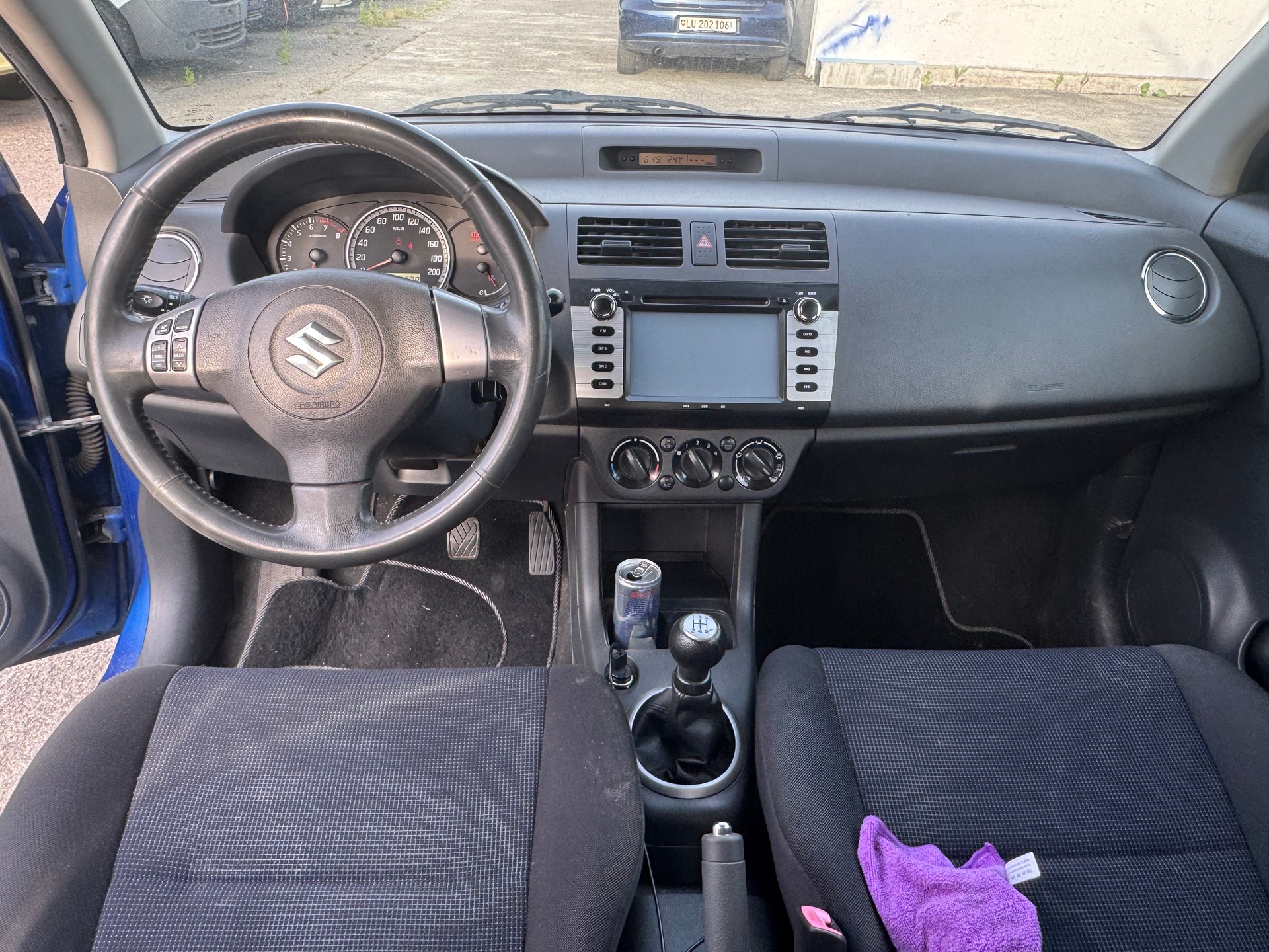 SUZUKI Swift 1.3i 16V GL Top 4x4-image-6
