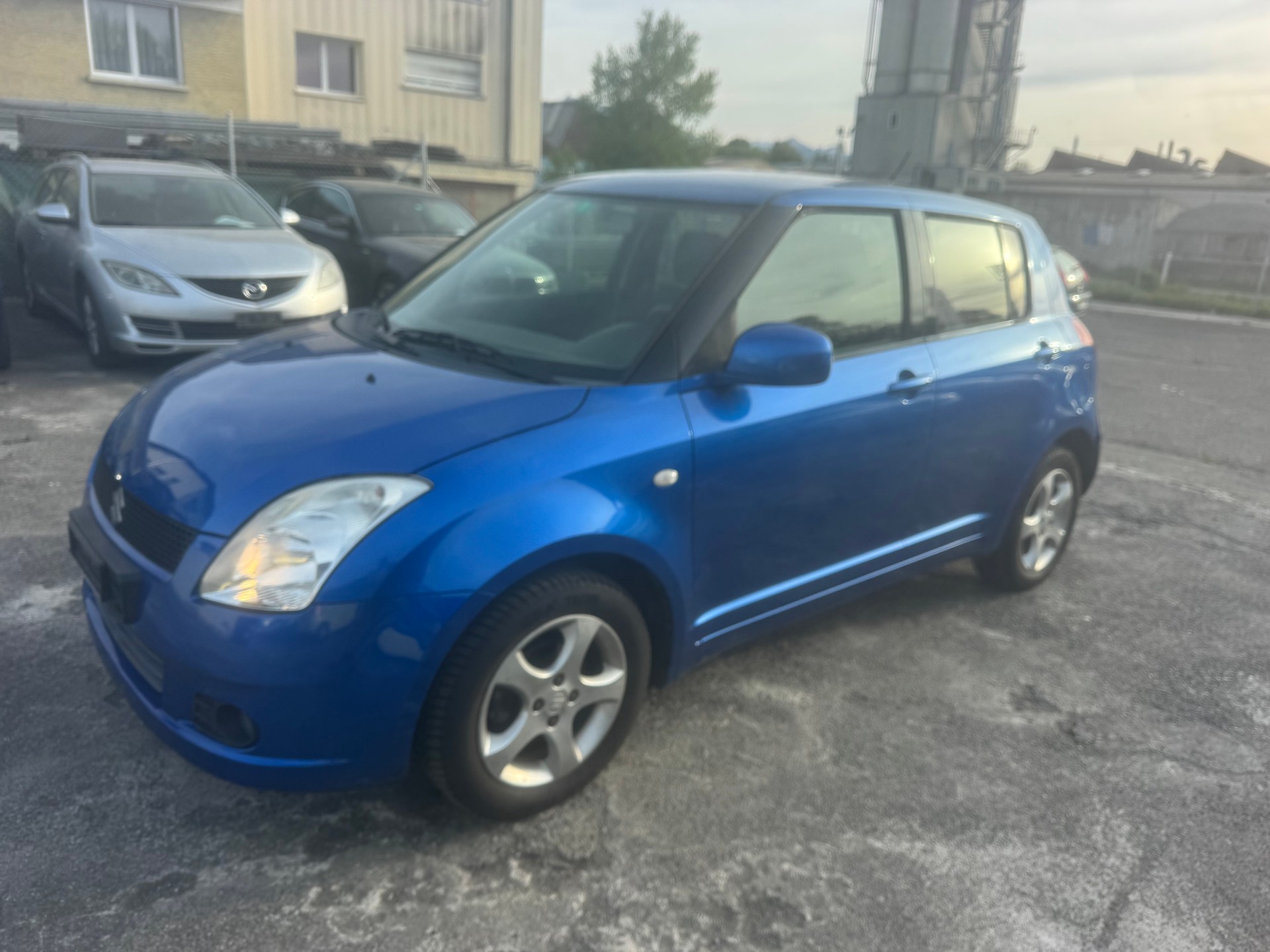SUZUKI Swift 1.3i 16V GL Top 4x4-image-3