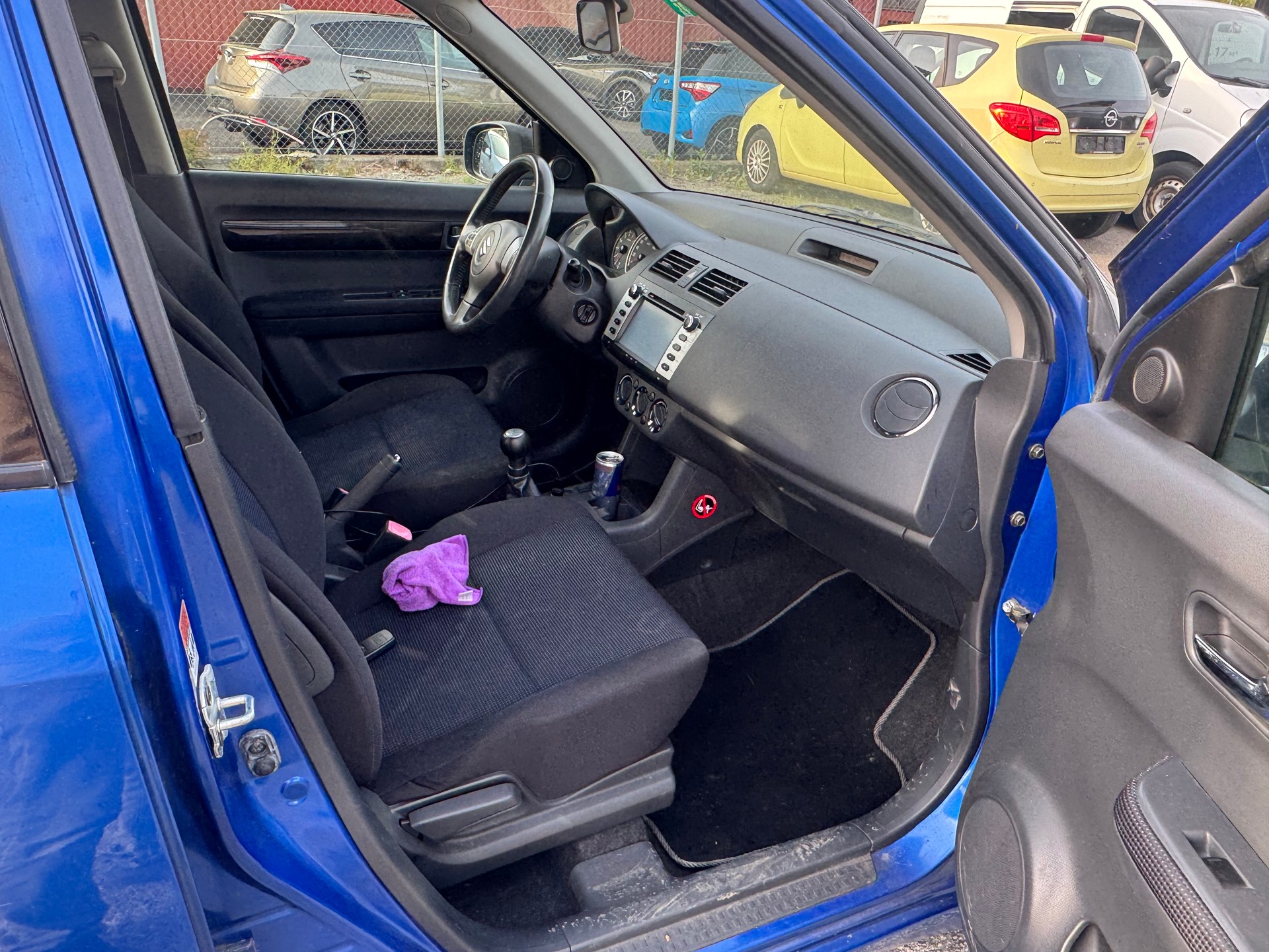 SUZUKI Swift 1.3i 16V GL Top 4x4-image-9