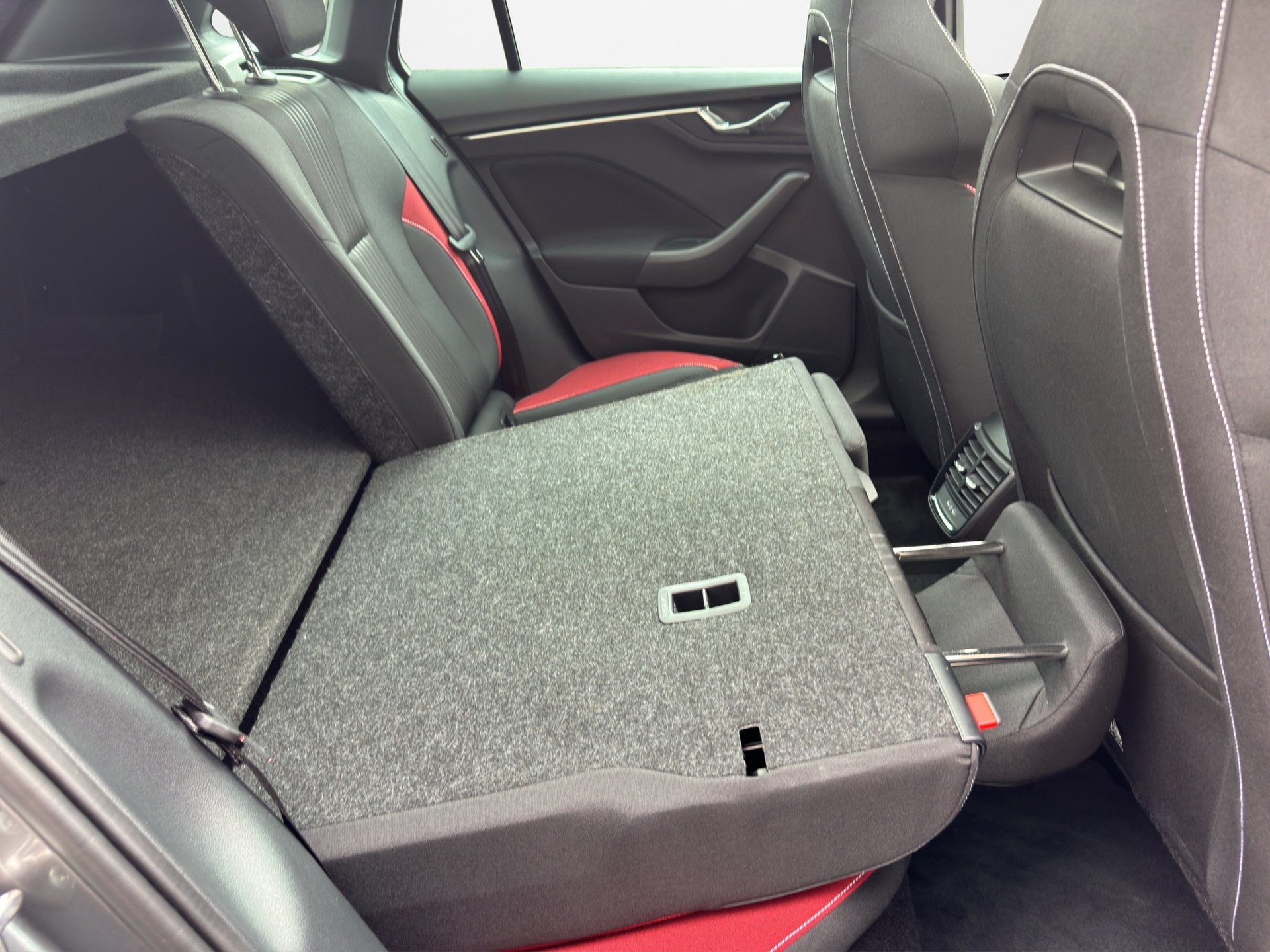 SKODA Kamiq 1.5 TSI Monte Carlo DSG-image-17