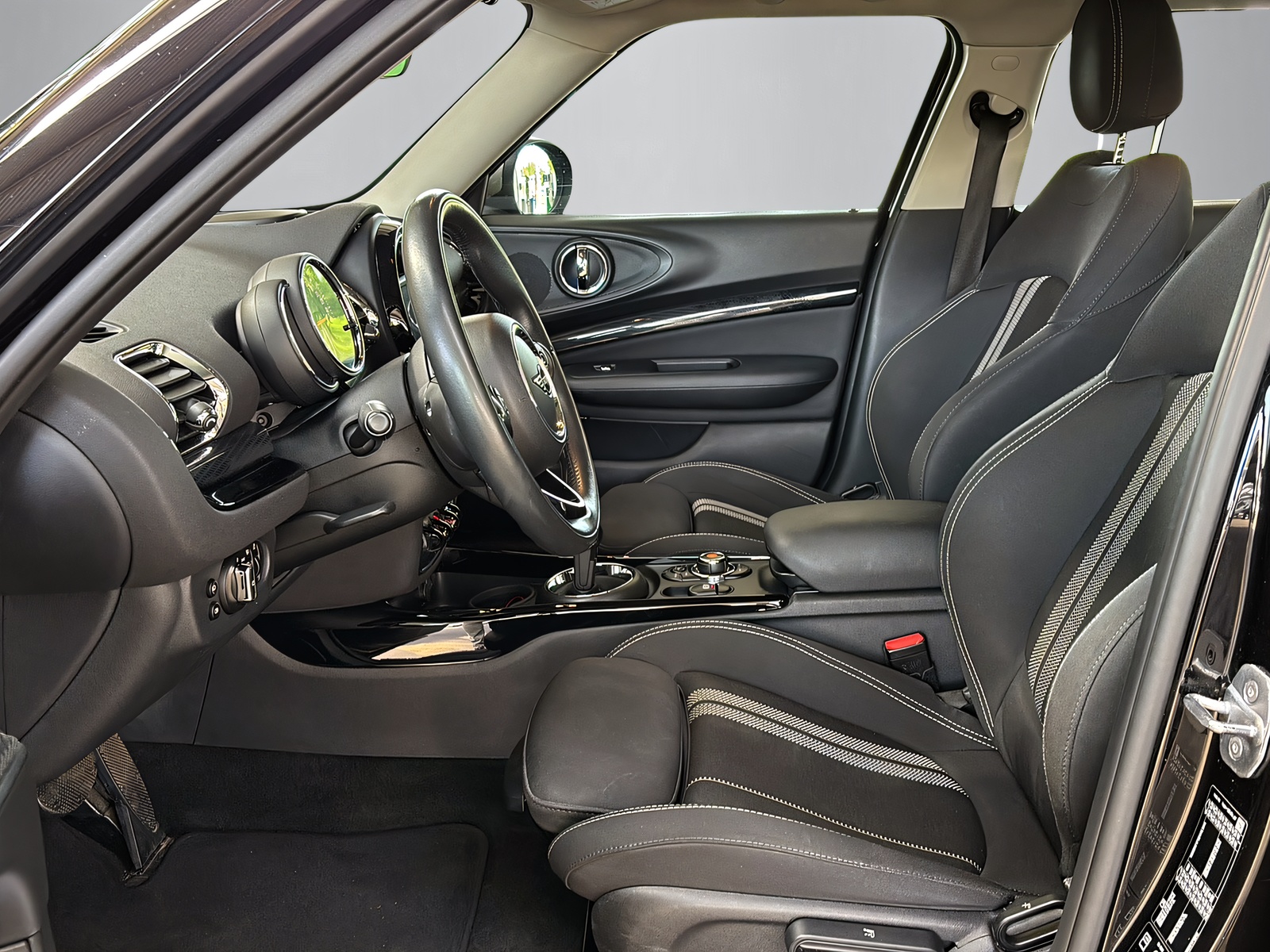 MINI Clubman F54 2.0i Cooper S ALL4-image-2