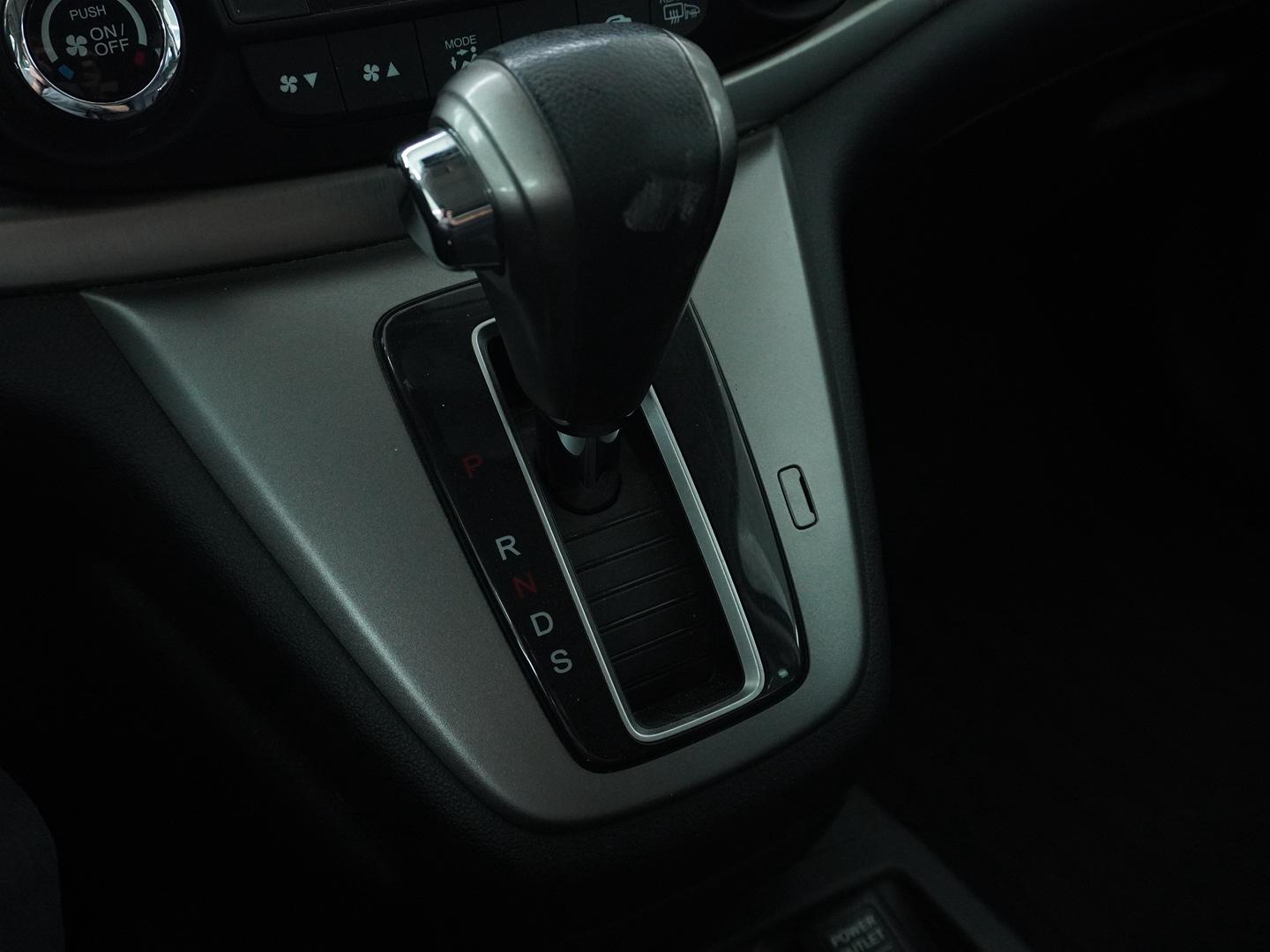HONDA CR-V 2.2 i-DTEC Executive 4WD Automatic-image-10