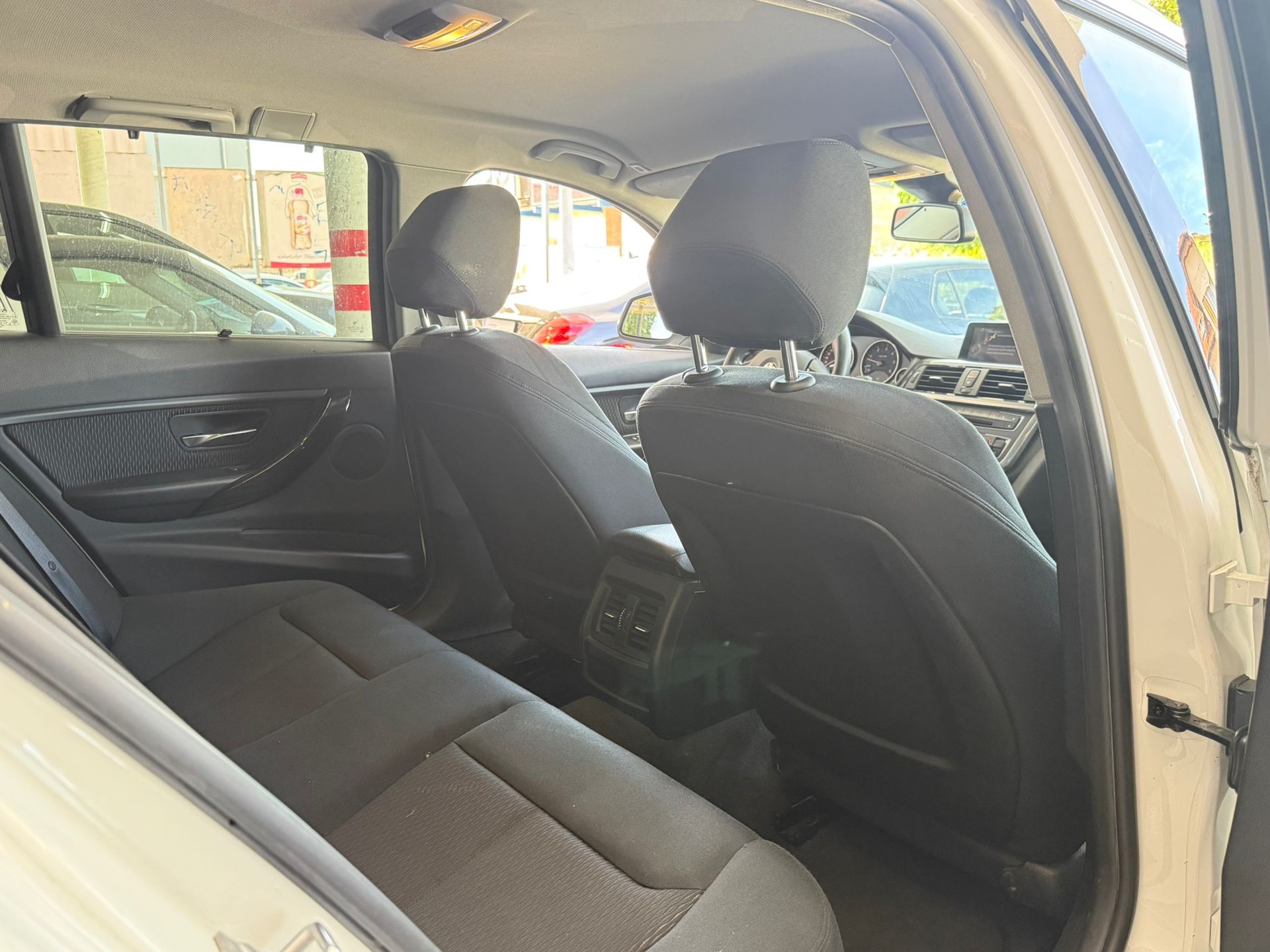 BMW 335d xDrive Touring Steptronic-image-16