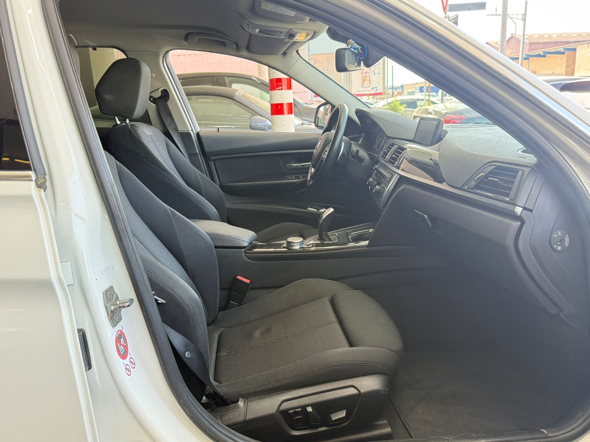 BMW 335d xDrive Touring Steptronic-image-15