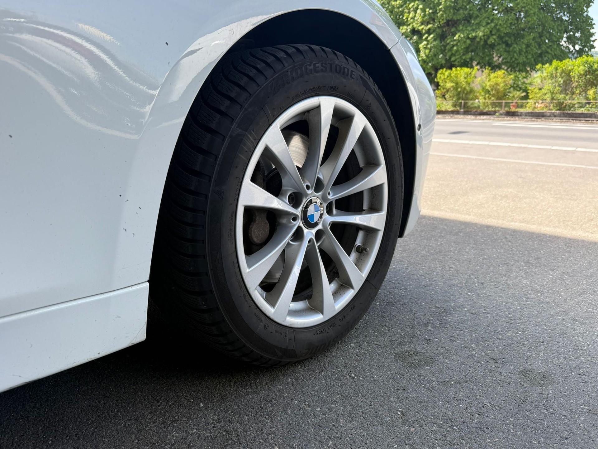 BMW 335d xDrive Touring Steptronic-showroom-element-3