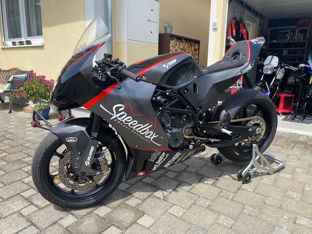 KRÄMER Rennmotorrad GP2R-image-1