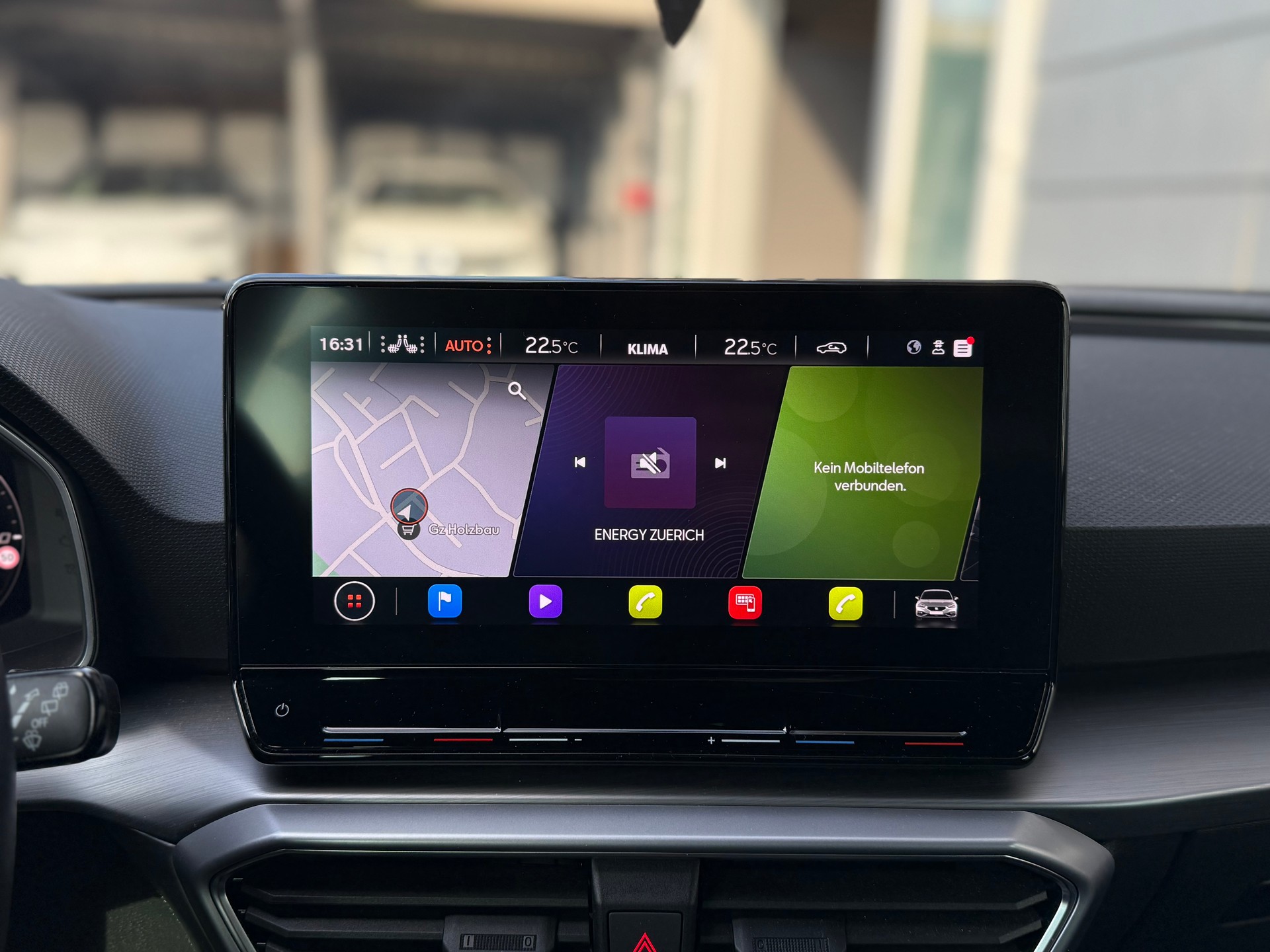 SEAT Leon 1.5 eTSI mHEV DSG FR °° 5 Jahre / 100'000 KM Seat Hersteller Garantie °°-image-16