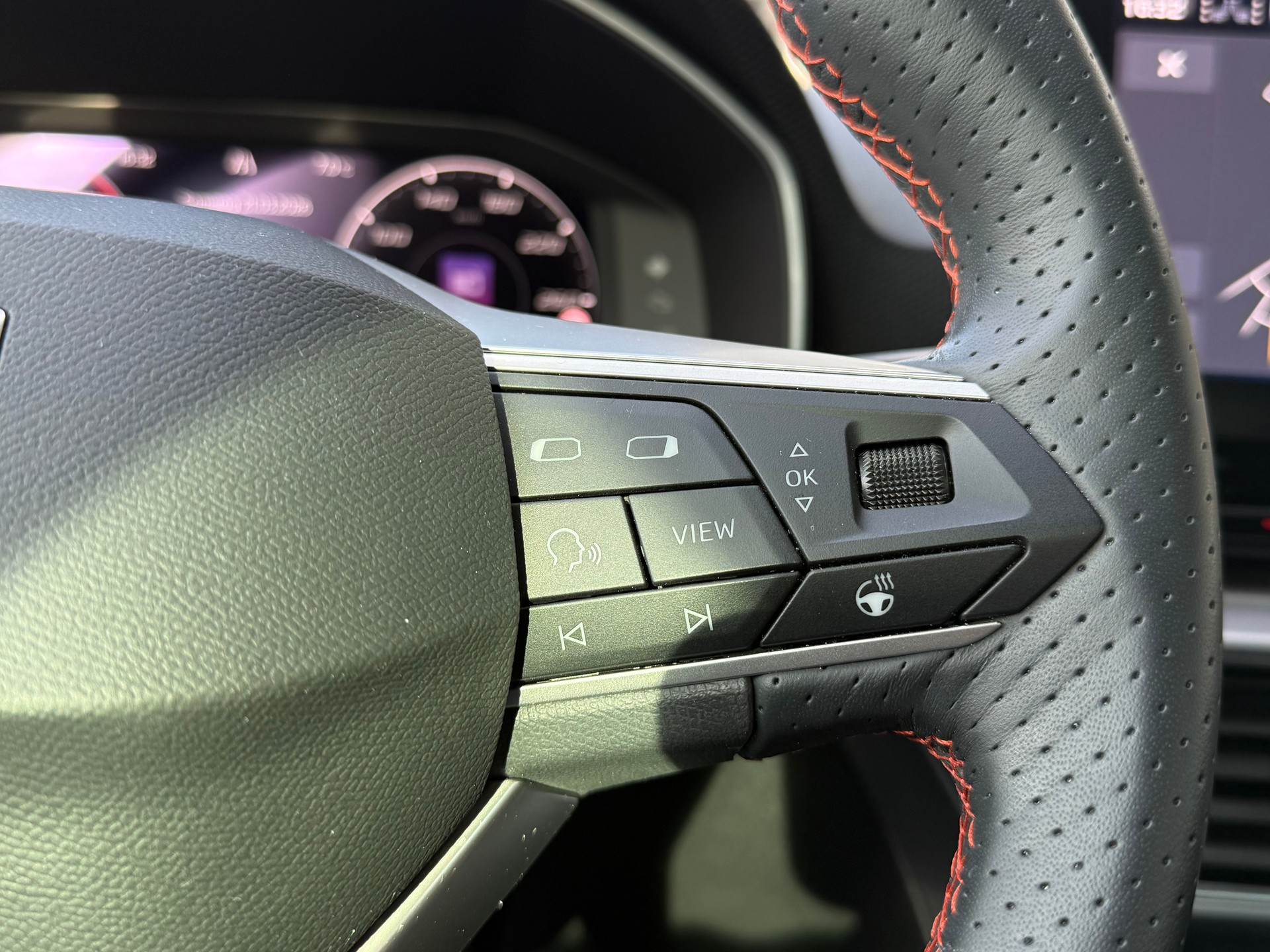 SEAT Leon 1.5 eTSI mHEV DSG FR °° 5 Jahre / 100'000 KM Seat Hersteller Garantie °°-image-19