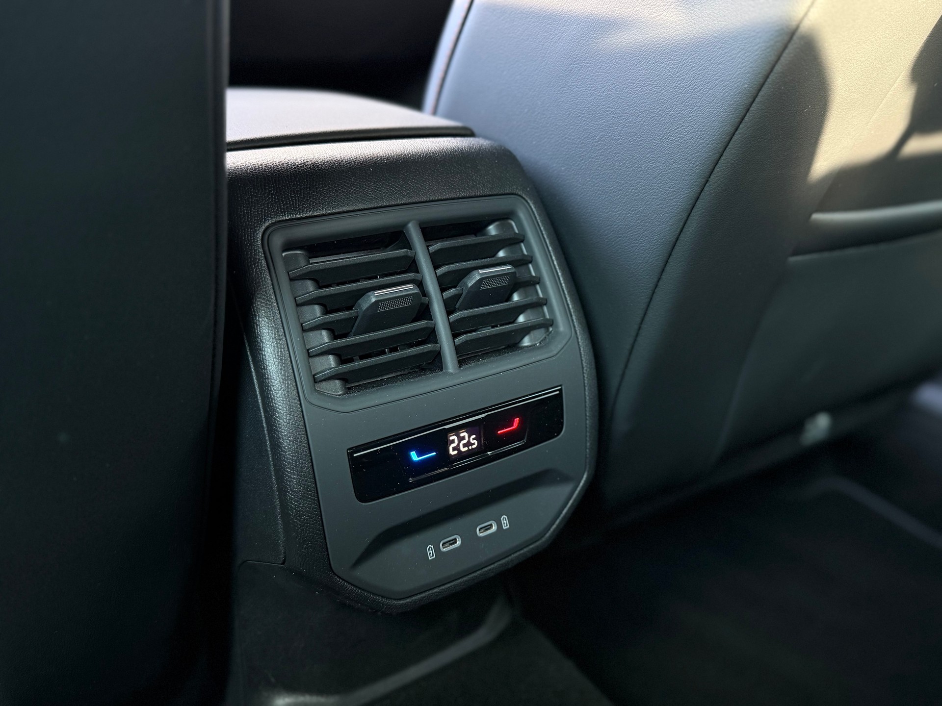 SEAT Leon 1.5 eTSI mHEV DSG FR °° 5 Jahre / 100'000 KM Seat Hersteller Garantie °°-image-12