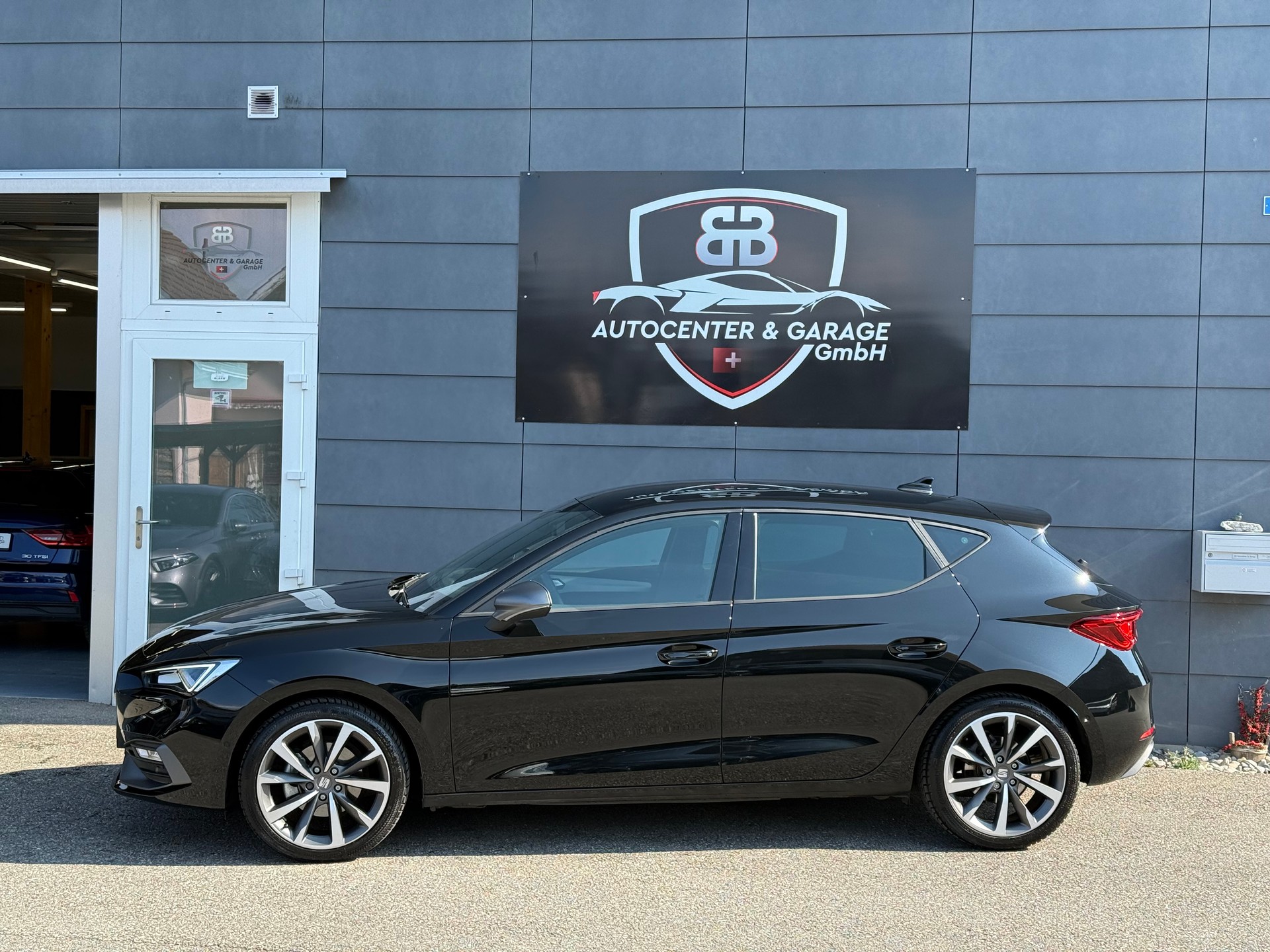 SEAT Leon 1.5 eTSI mHEV DSG FR °° 5 Jahre / 100'000 KM Seat Hersteller Garantie °°-image-4