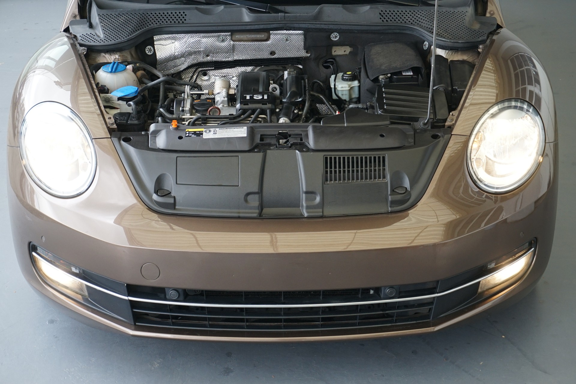 VW Beetle 1.2 TSI BMT Design Coupé 6-Gang-image-11