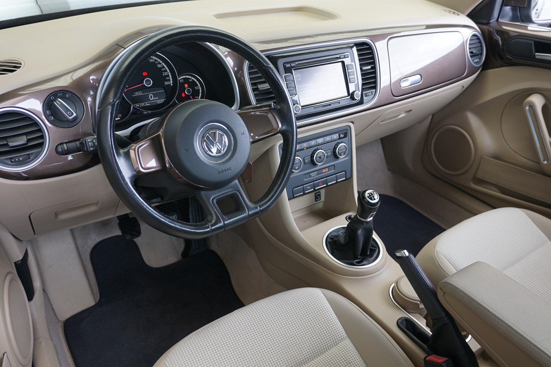 VW Beetle 1.2 TSI BMT Design Coupé 6-Gang-image-14
