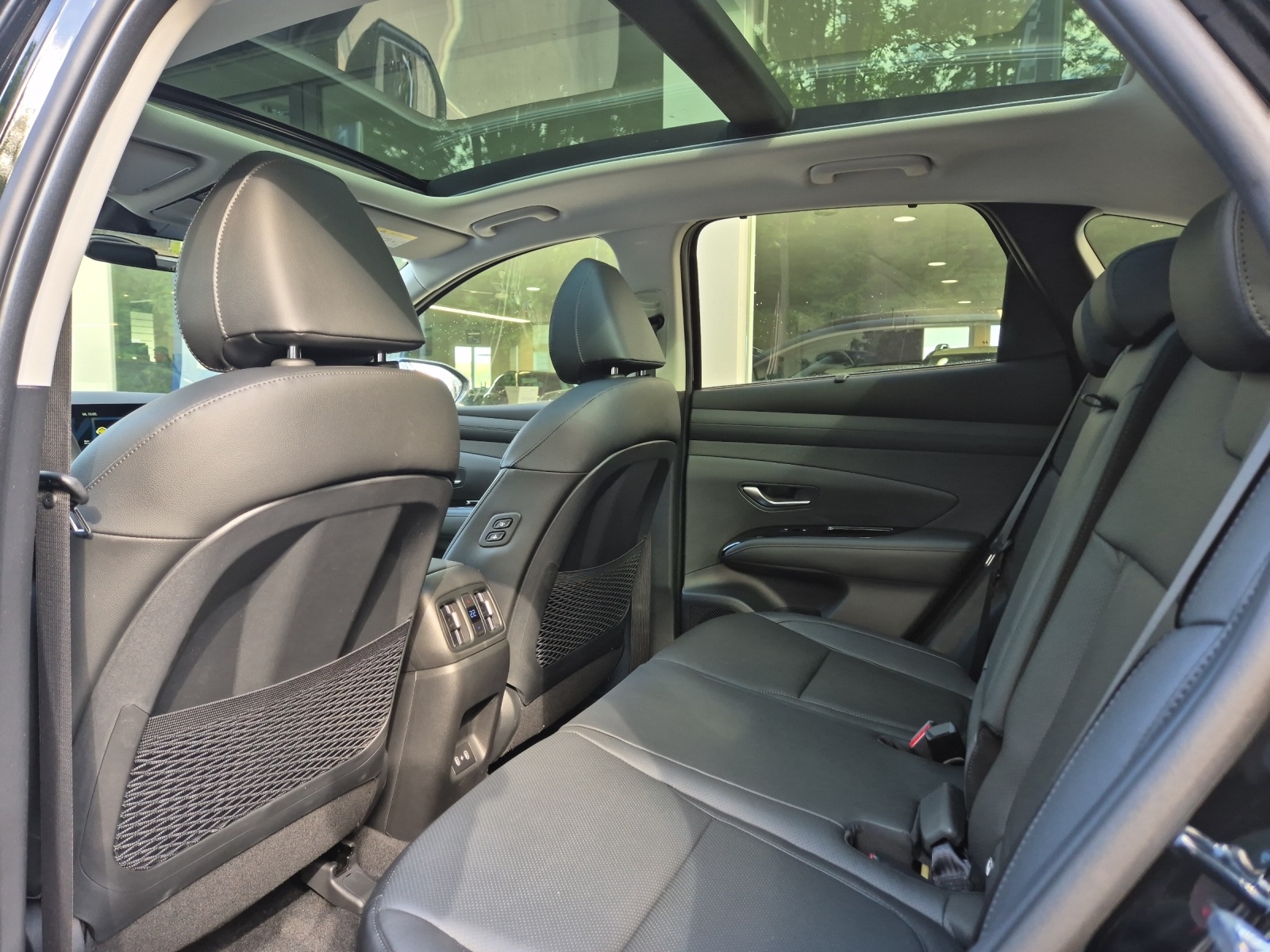 HYUNDAI Tucson 1.6 T-GDi HEV Vertex Swiss Edition 4WD-image-8