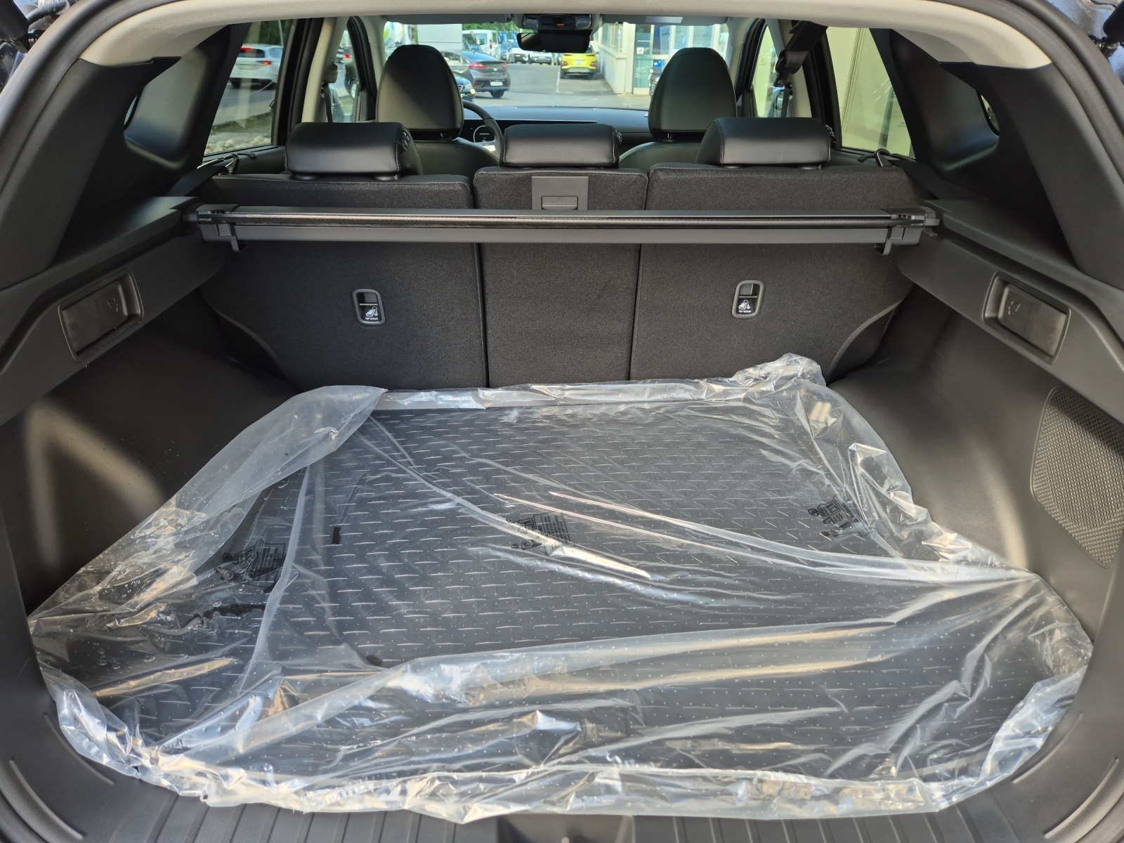 HYUNDAI Tucson 1.6 T-GDi HEV Vertex Swiss Edition 4WD-image-9