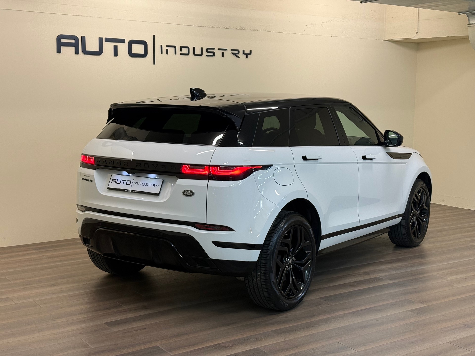 LAND ROVER Range Rover Evoque R-Dynamic D 240 AT9-showroom-element-3