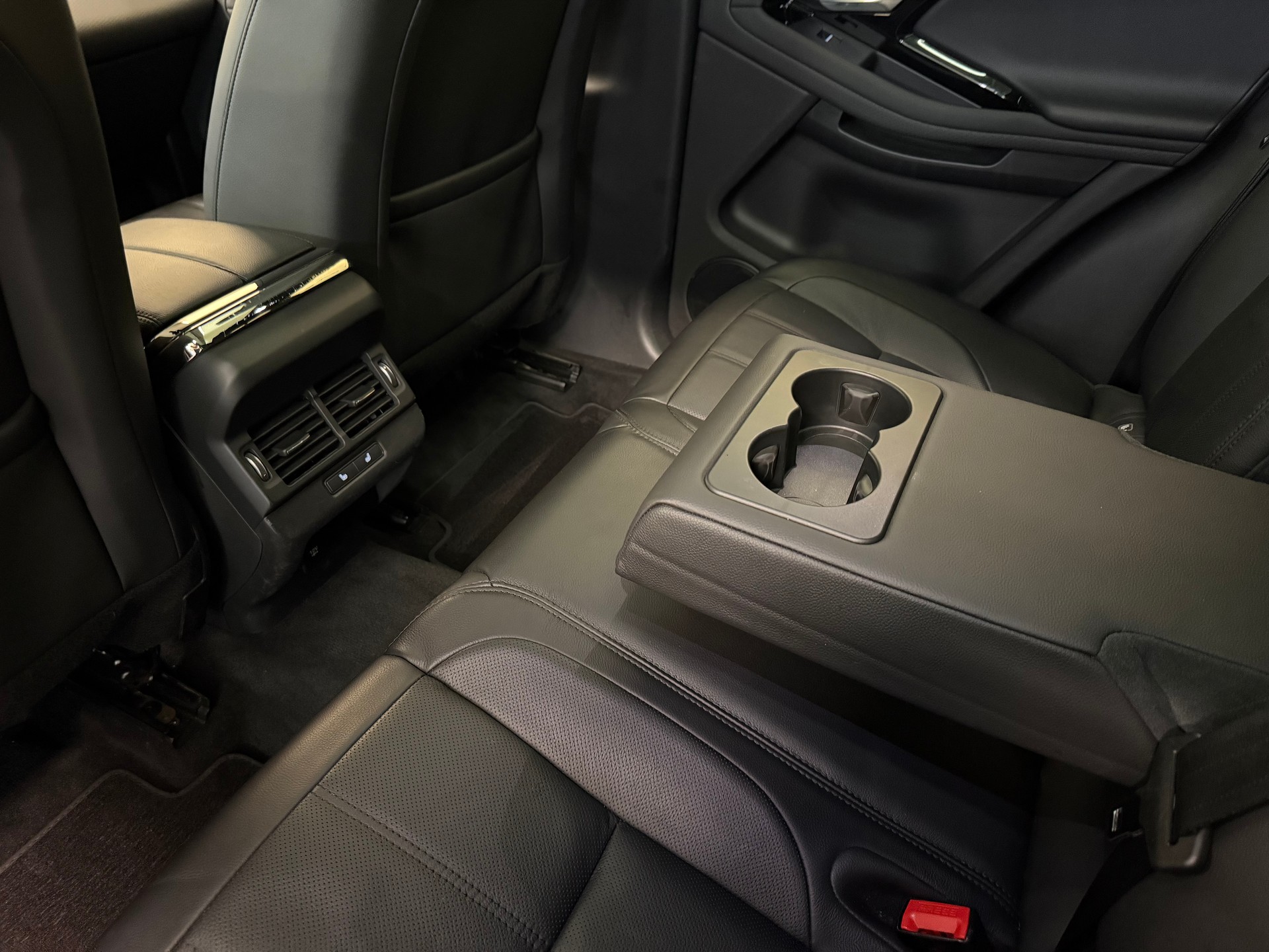 LAND ROVER Range Rover Evoque R-Dynamic D 240 AT9-image-30