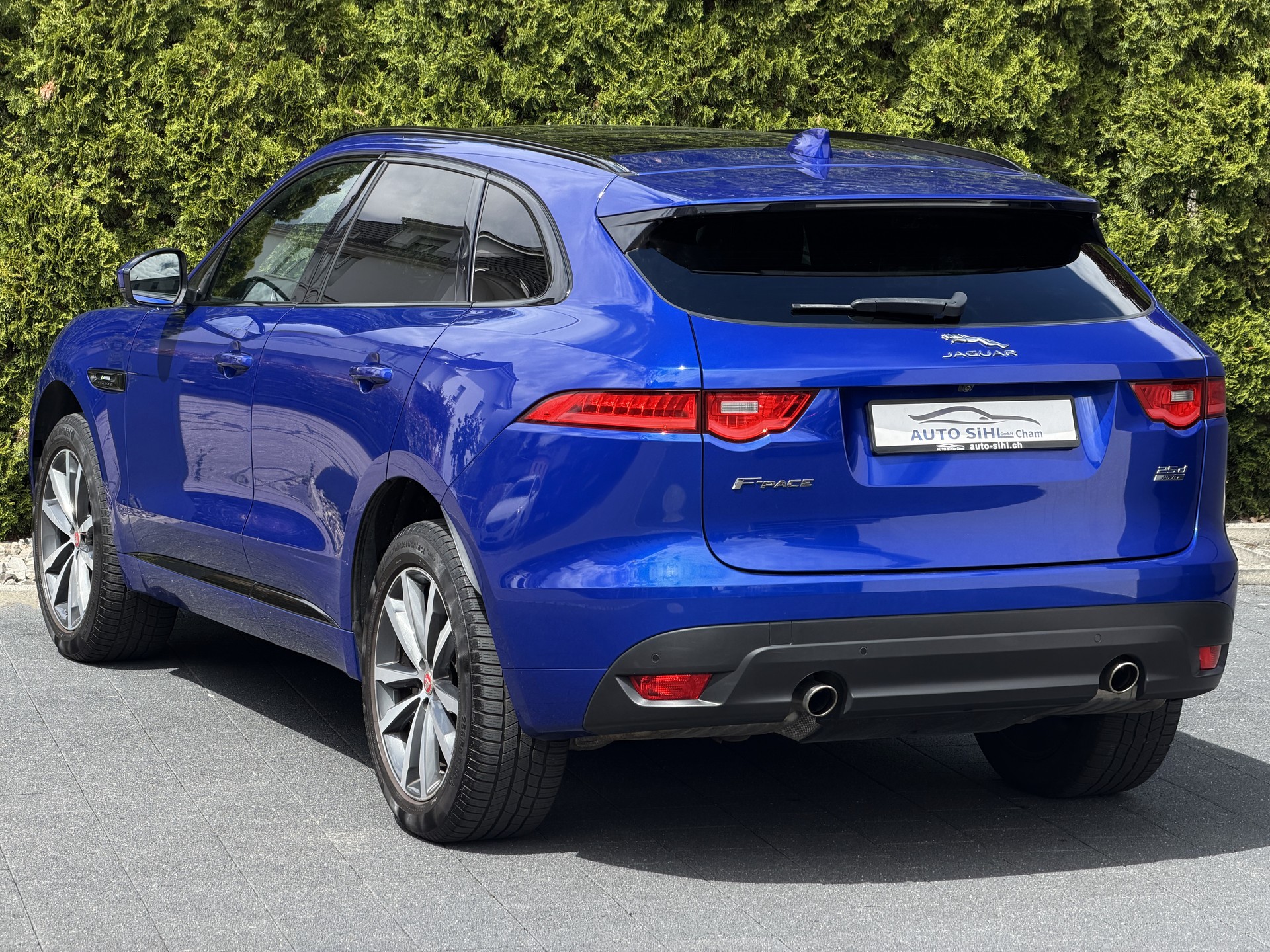 JAGUAR F-Pace 25d R-Sport AWD Automatik-image-13