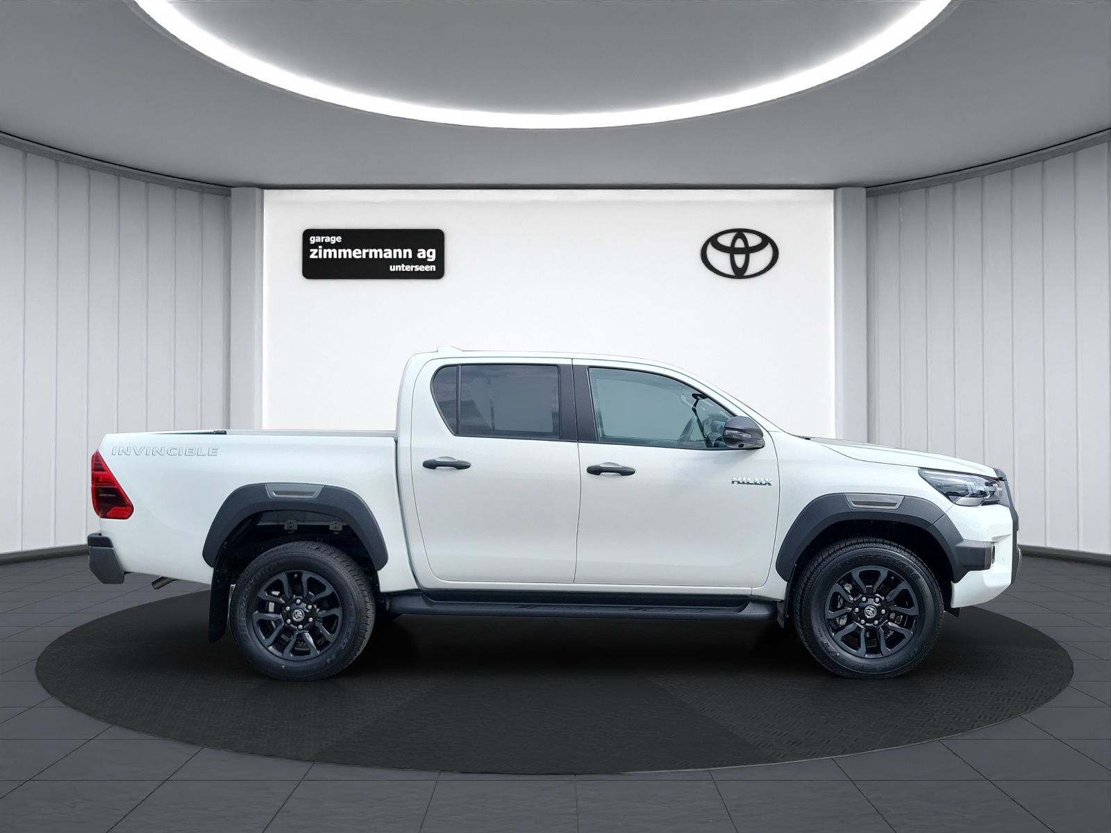 TOYOTA Hilux Double Cab.-Pick-up 2.8 Invincible AWD-image-4