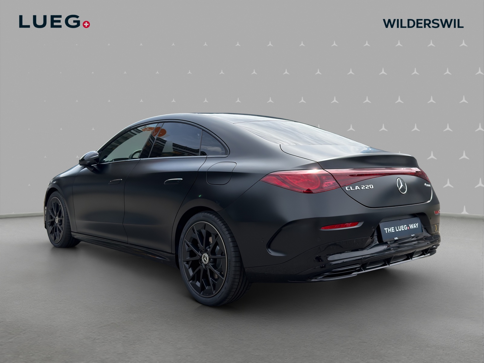 MERCEDES-BENZ CLA 220 8G-DCT 4Matic-image-2