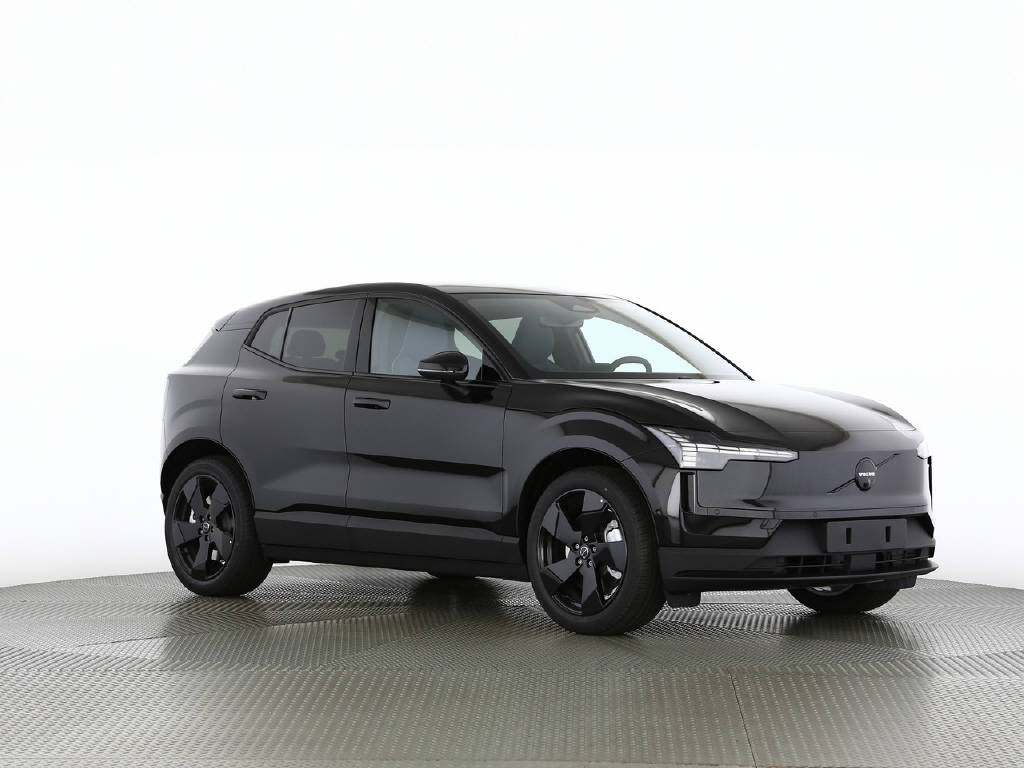 VOLVO EX 30 P8 Twin Ultra Black Edition AWD-image-13
