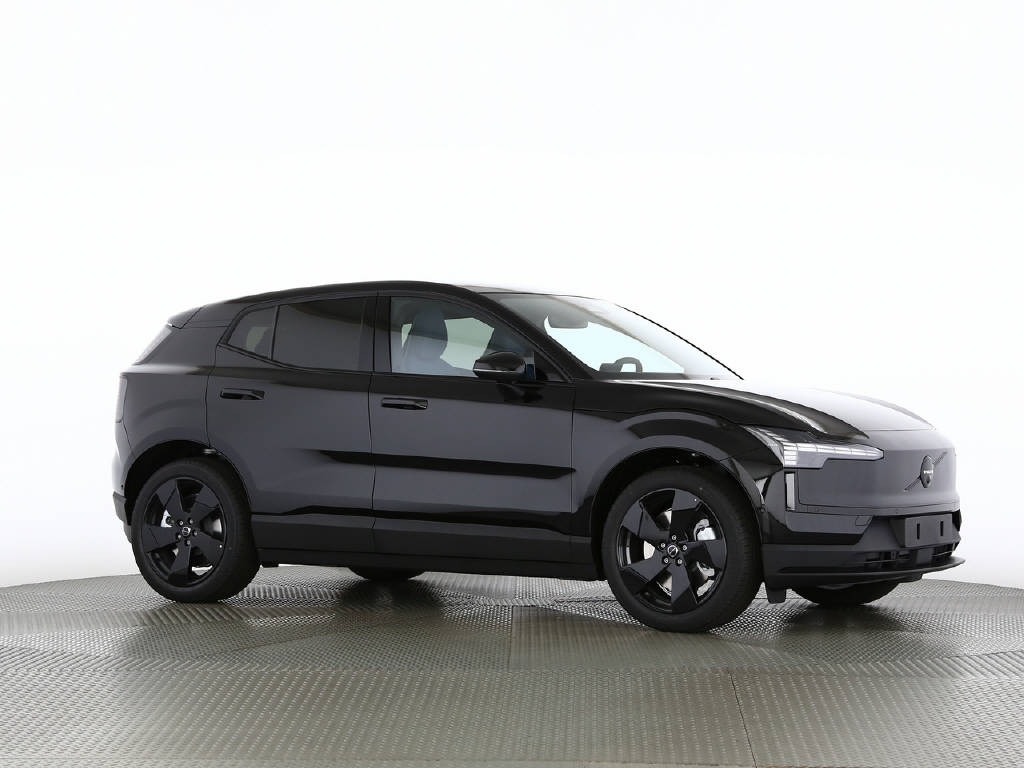 VOLVO EX 30 P8 Twin Ultra Black Edition AWD-image-12