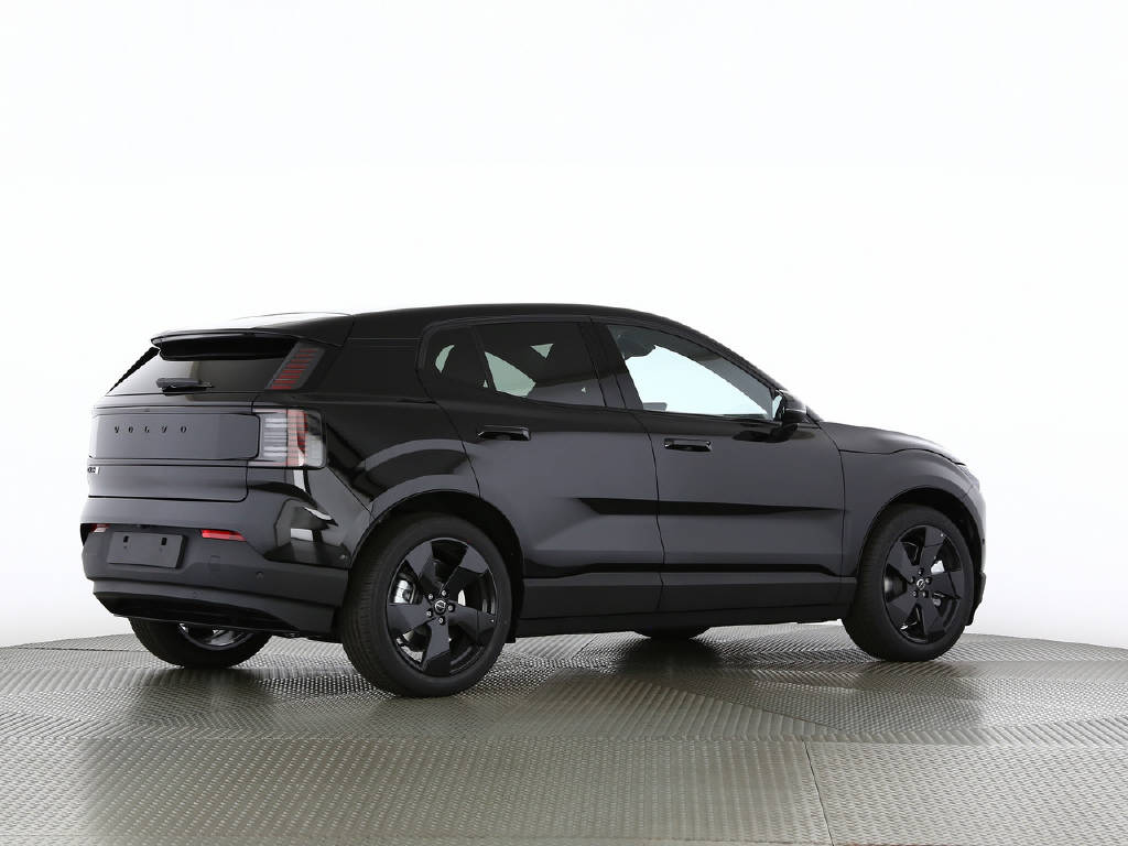 VOLVO EX 30 P8 Twin Ultra Black Edition AWD-image-7