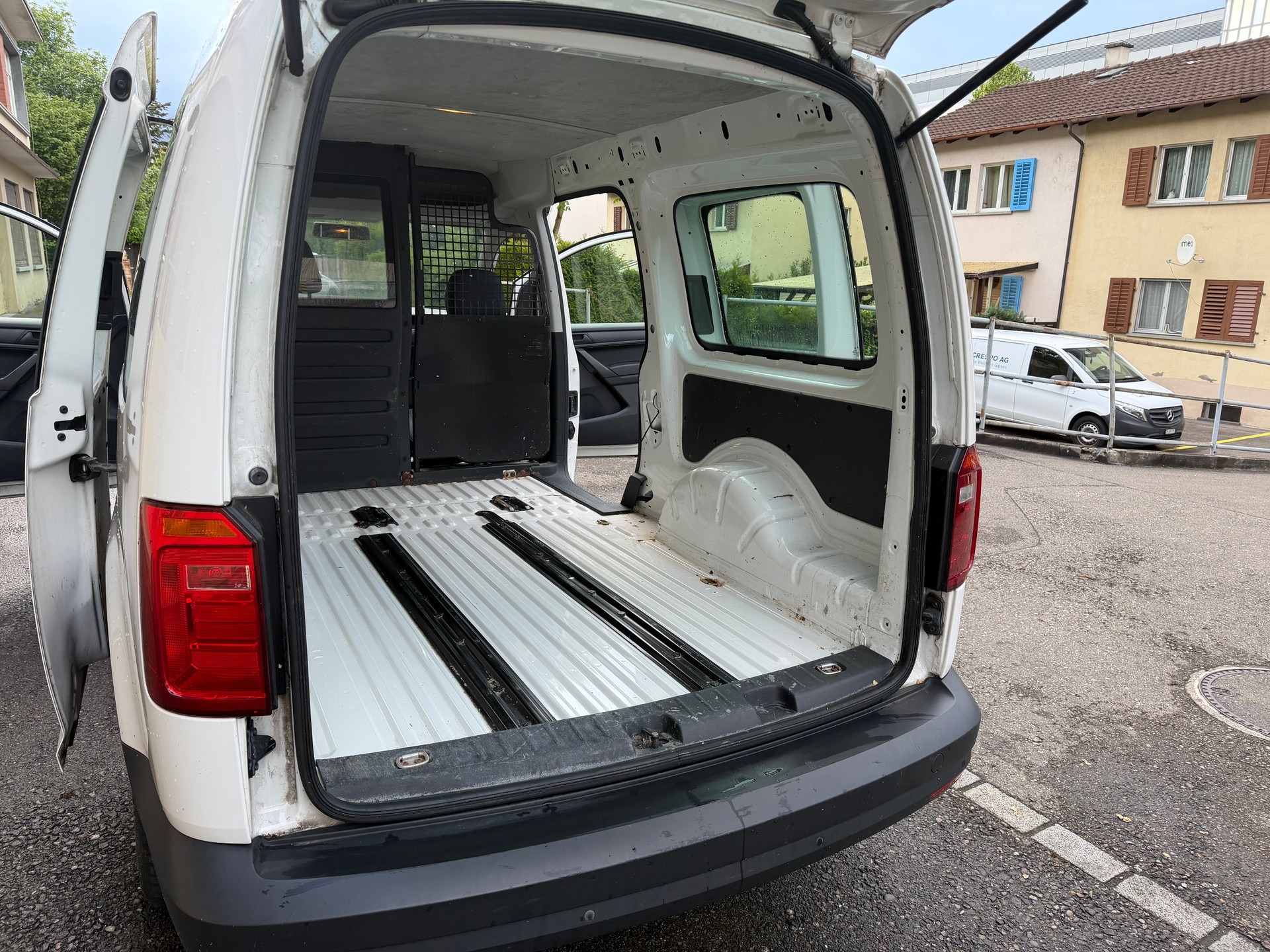 VW Caddy Maxi 1.4TGI BlueMotion Technology-image-10