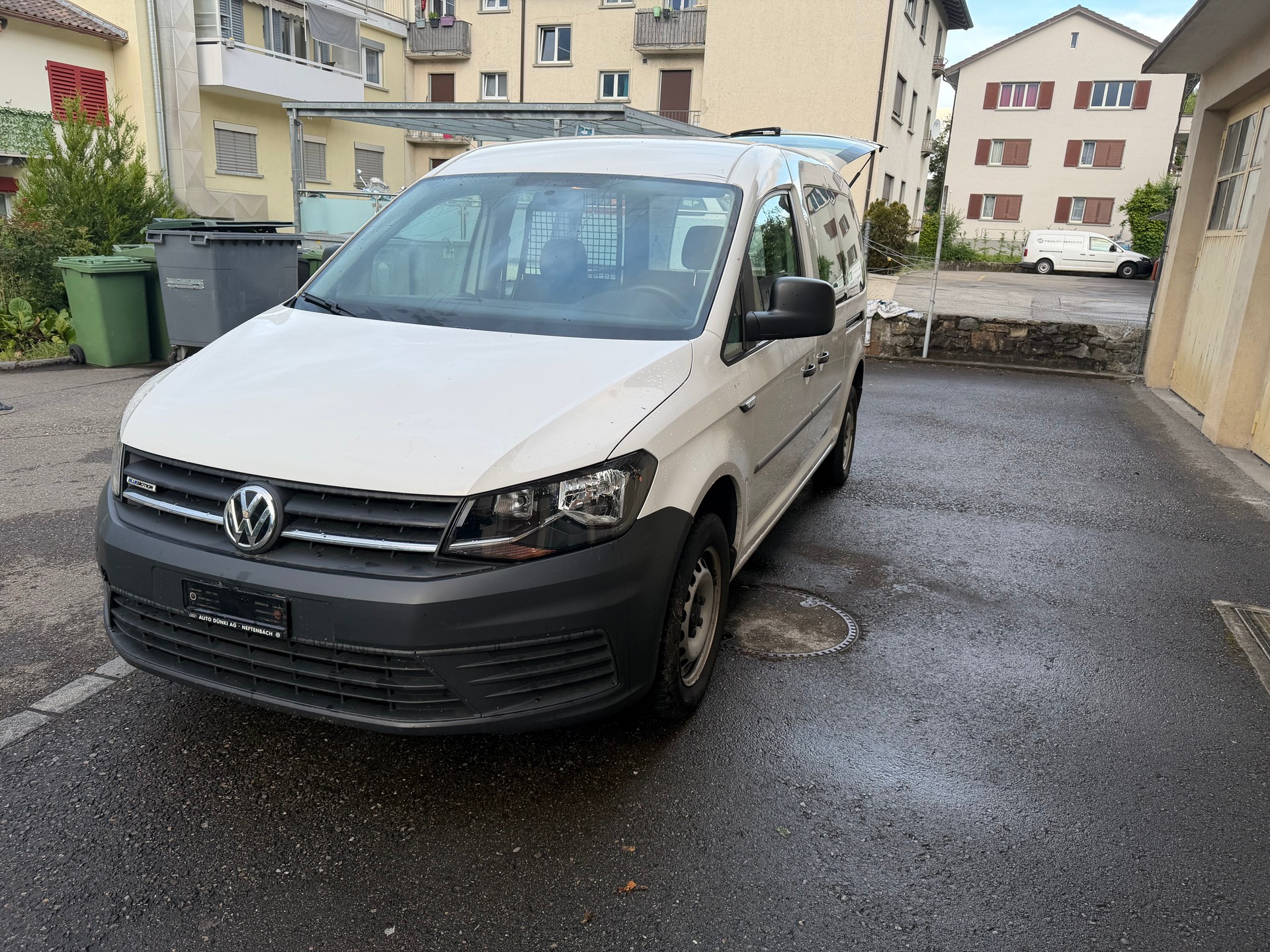 VW Caddy Maxi 1.4TGI BlueMotion Technology-image-1