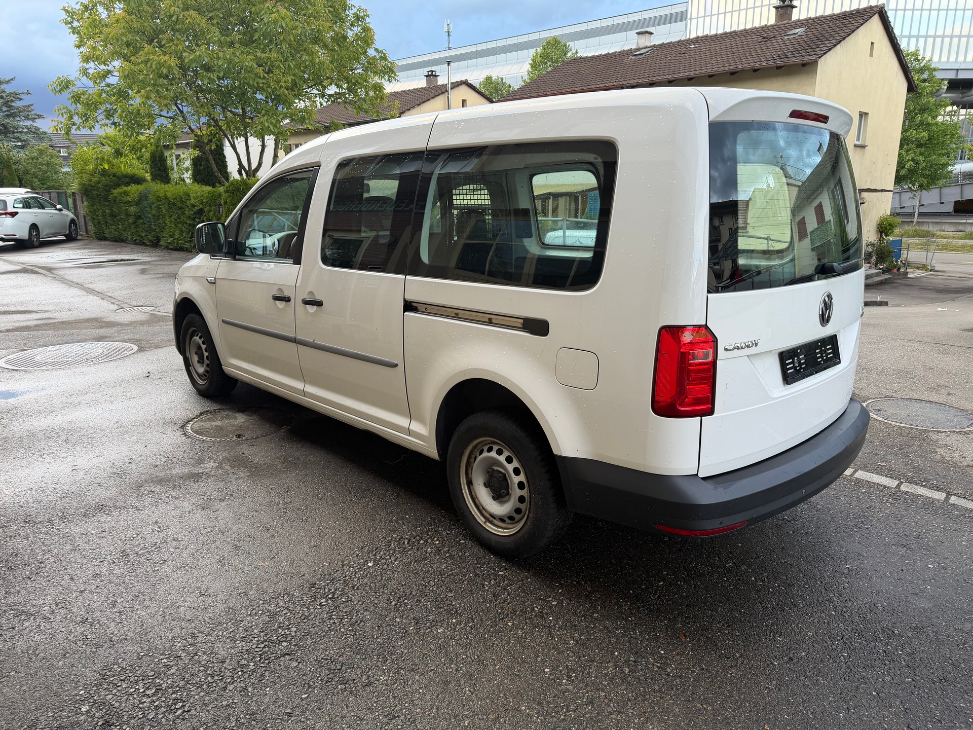 VW Caddy Maxi 1.4TGI BlueMotion Technology-image-3